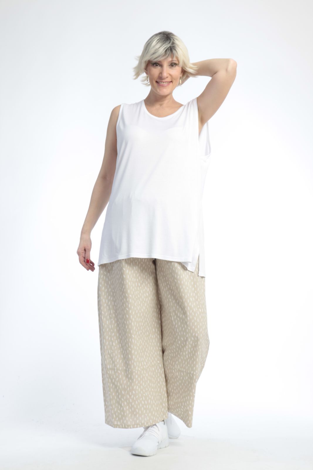 Summer trousers in a straight shape made of airy poplin quality, Baali in beige