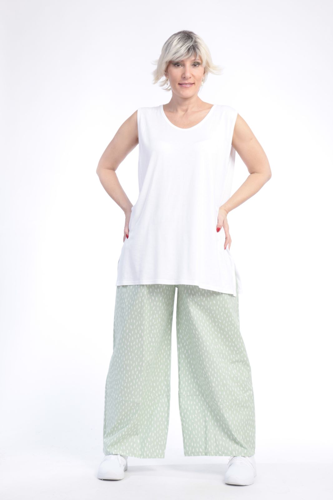 Summer trousers in a straight shape made of airy poplin quality, Baali in light green