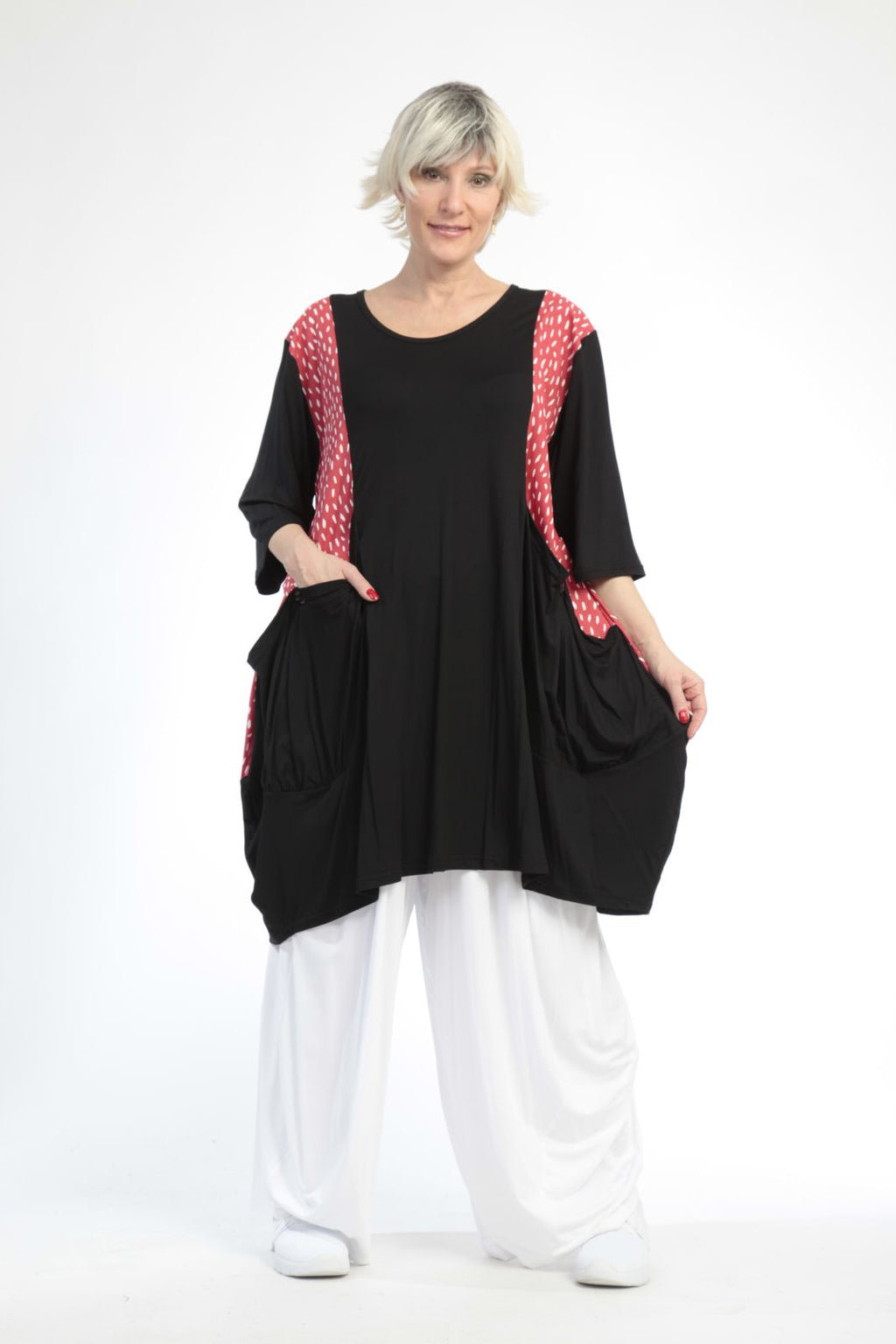 Summer shirt in balloon shape made of airy poplin quality, Baali in black and red