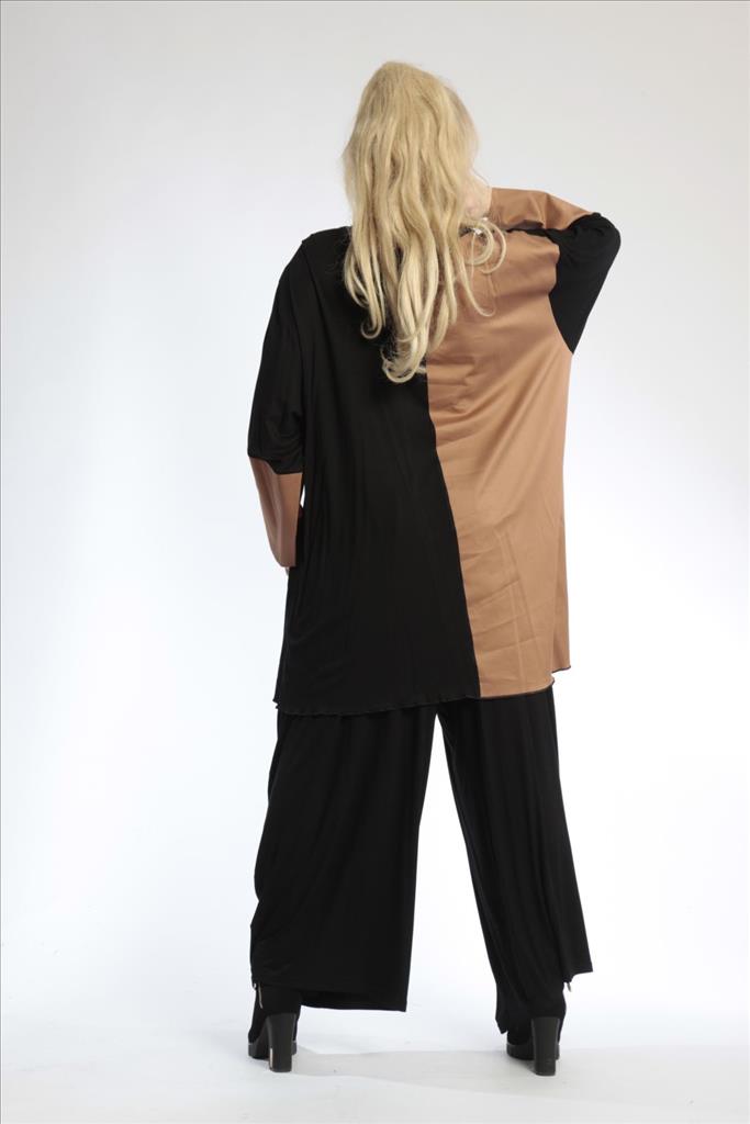 Everyday big shirt in A-shape made of jersey quality, sateen in black-cognac