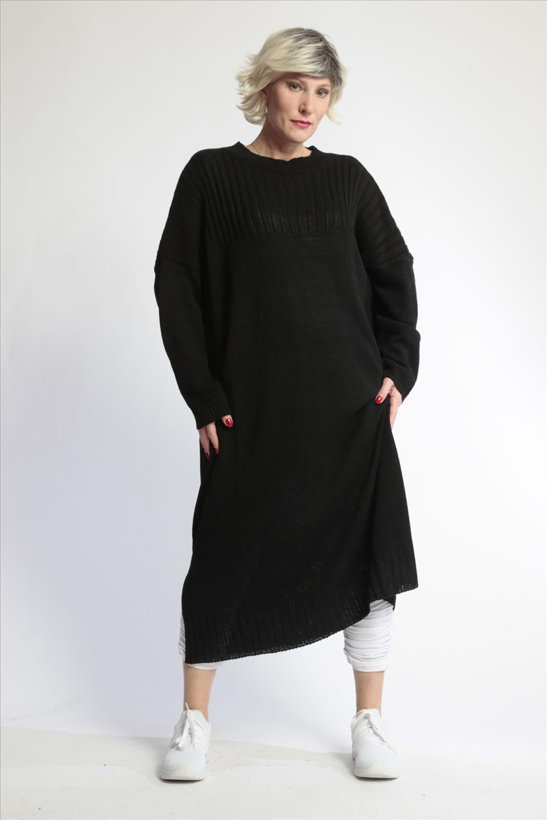 Alltags Kleid in gerader Form aus feiner Strick Qualität, Strick in Schwarz