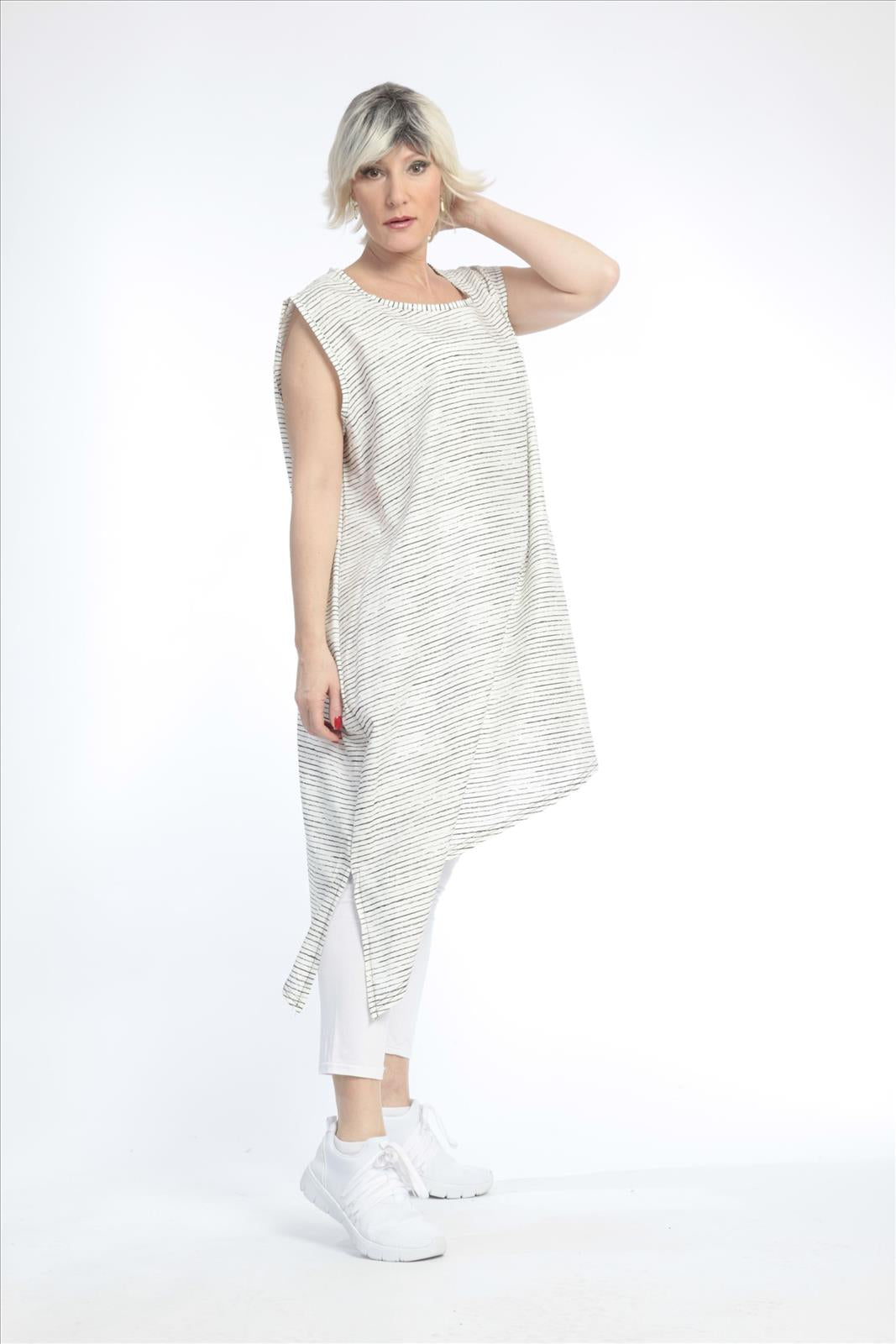 Summer tunic in an asymmetrical shape made of poplin quality, boa in white-black