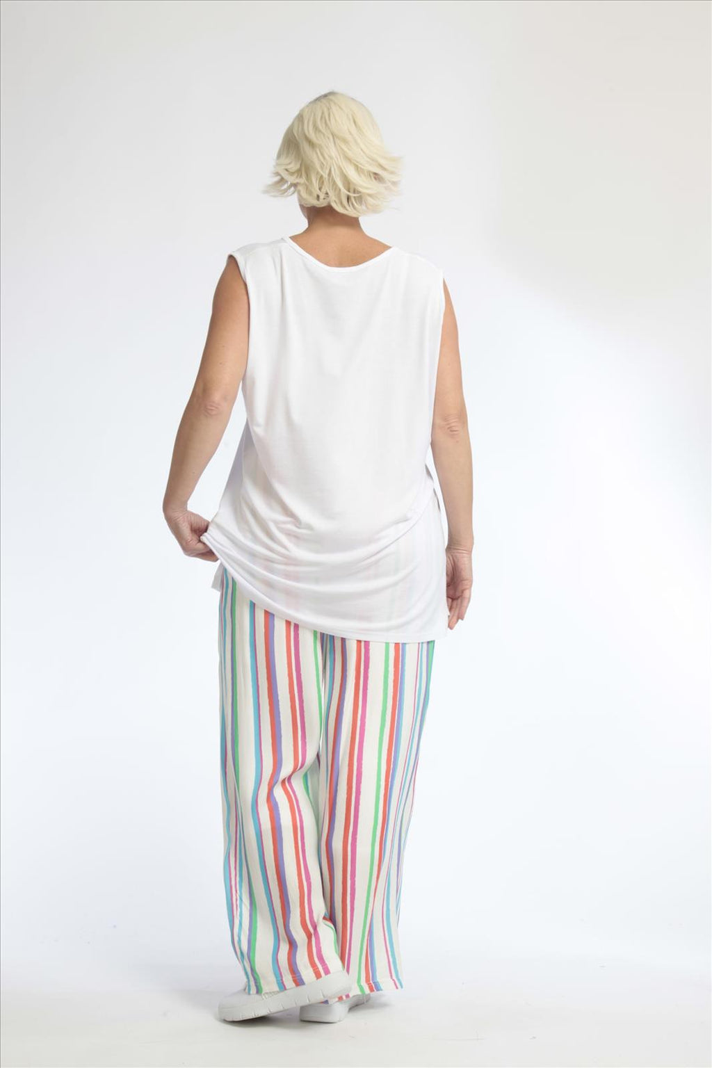 Summer trousers in a straight shape made of fine satin quality, Lainy in multicolor
