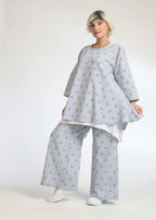 Summer shirt in a rounded shape made of airy poplin quality, Jenny in light blue and white