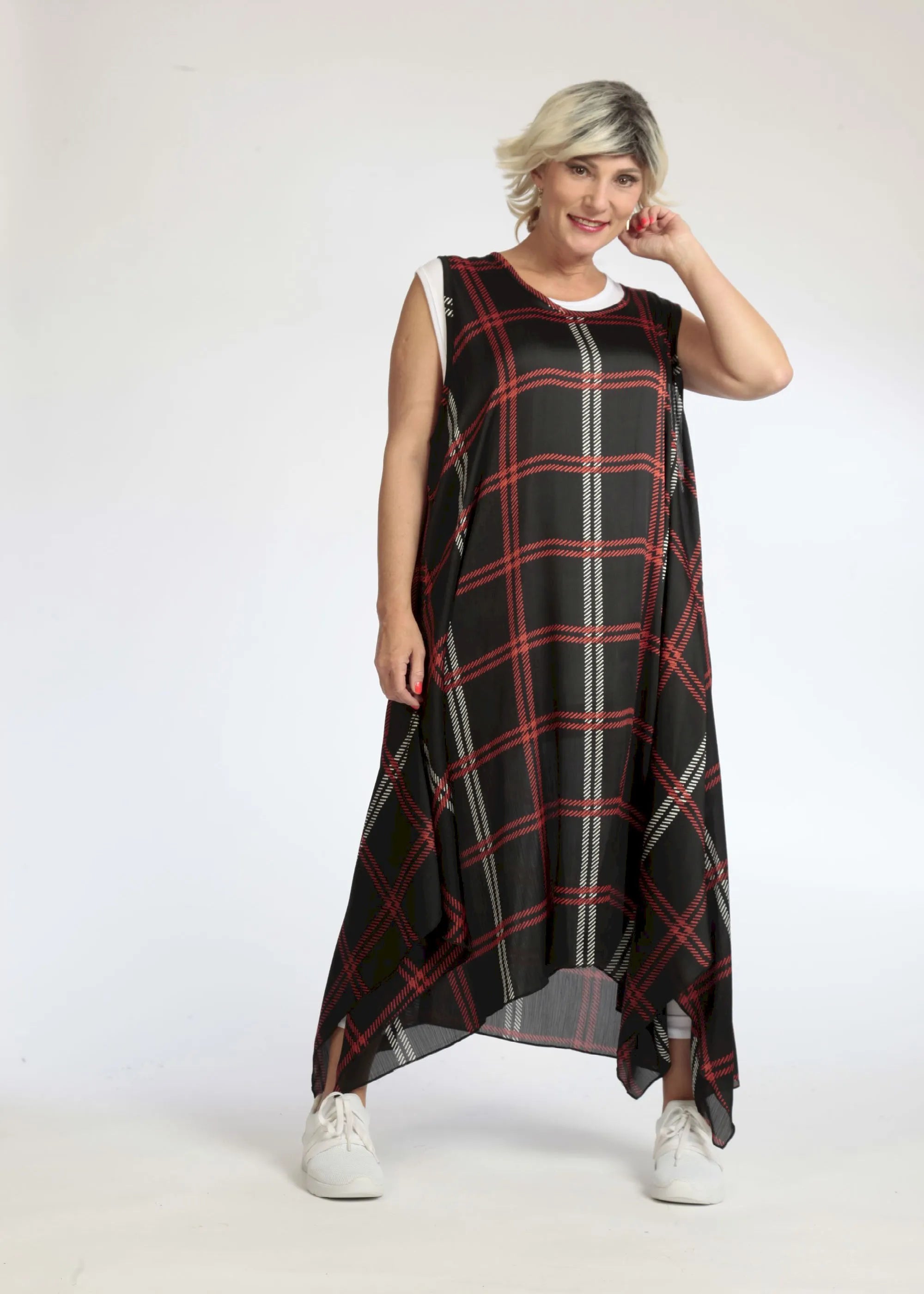 Summer tunic in A-shape made of airy chiffon quality, Mira in black and red