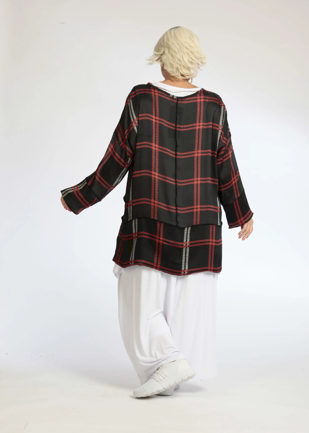 Summer shirt in a straight shape made of airy chiffon quality, Mira in black and red