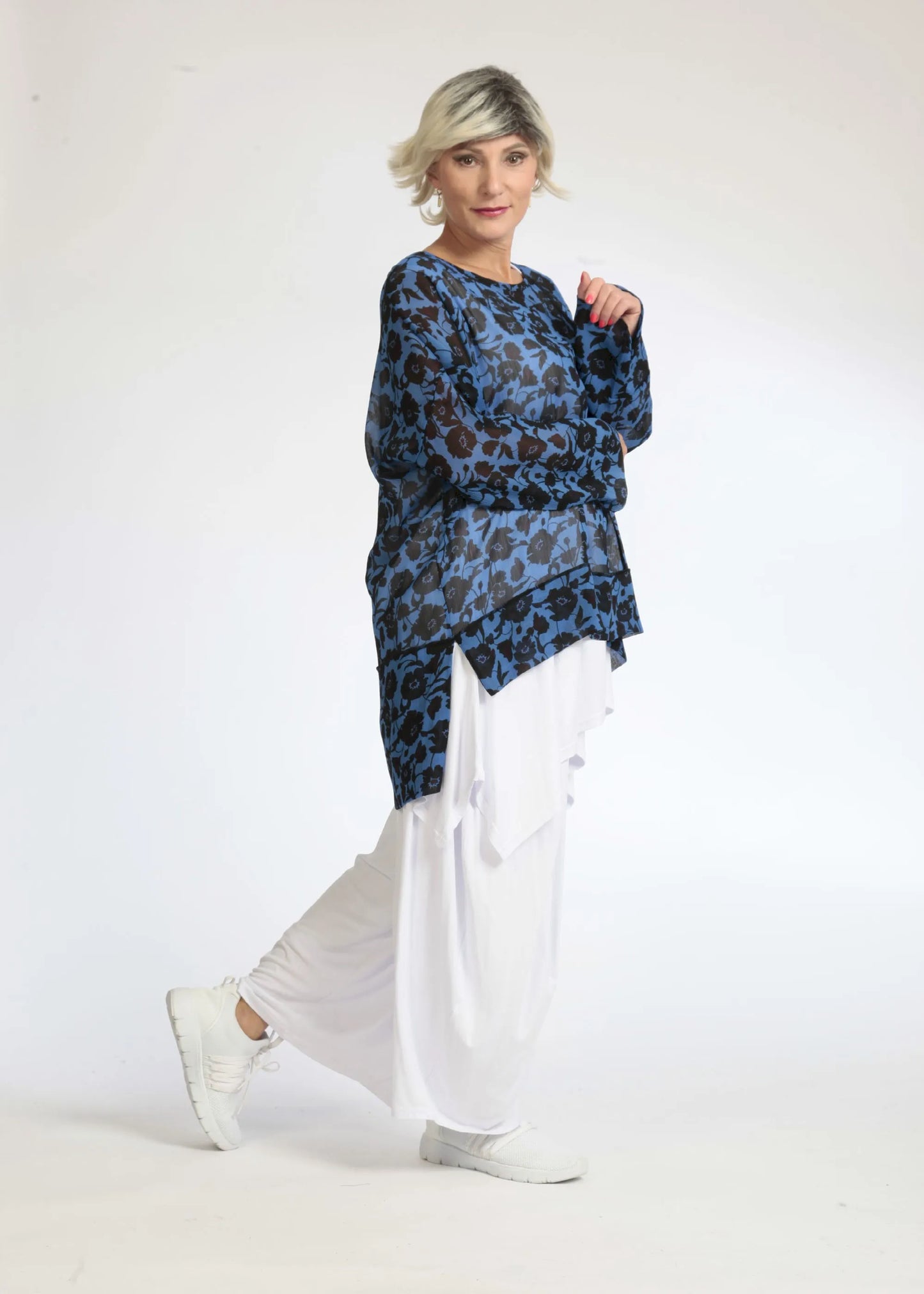 Sommer Shirt in gerader Form aus luftiger Chiffon Qualität, Samara in Blau-Schwarz