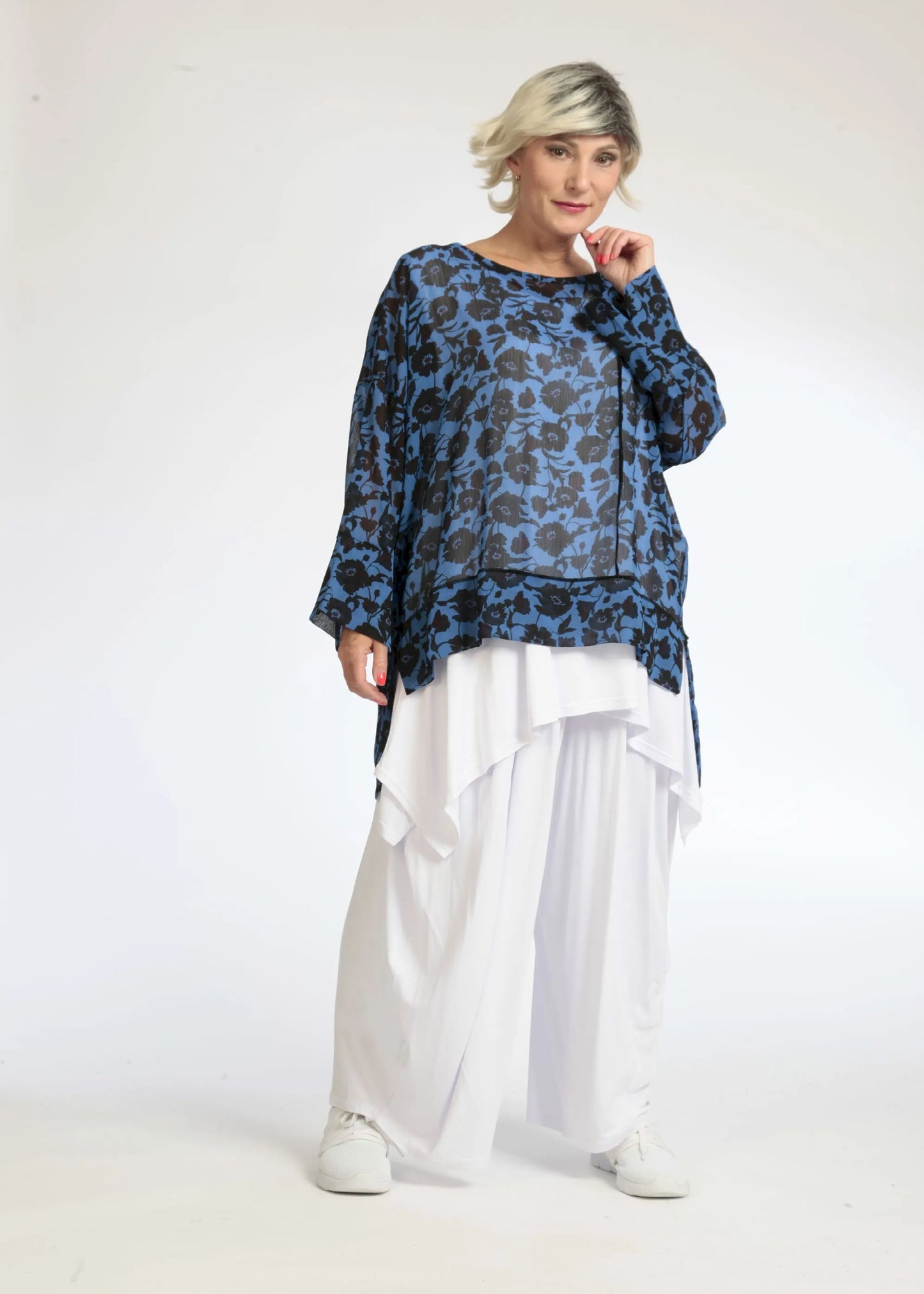 Sommer Shirt in gerader Form aus luftiger Chiffon Qualität, Samara in Blau-Schwarz