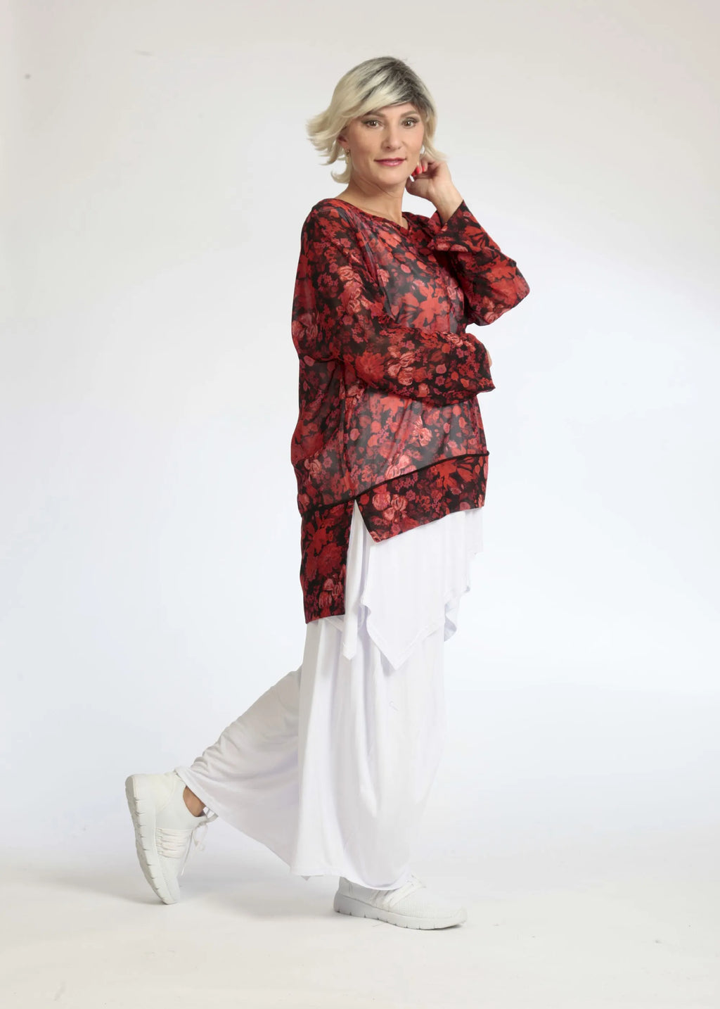 Summer shirt in a straight shape made of airy chiffon quality, Eden in red-black