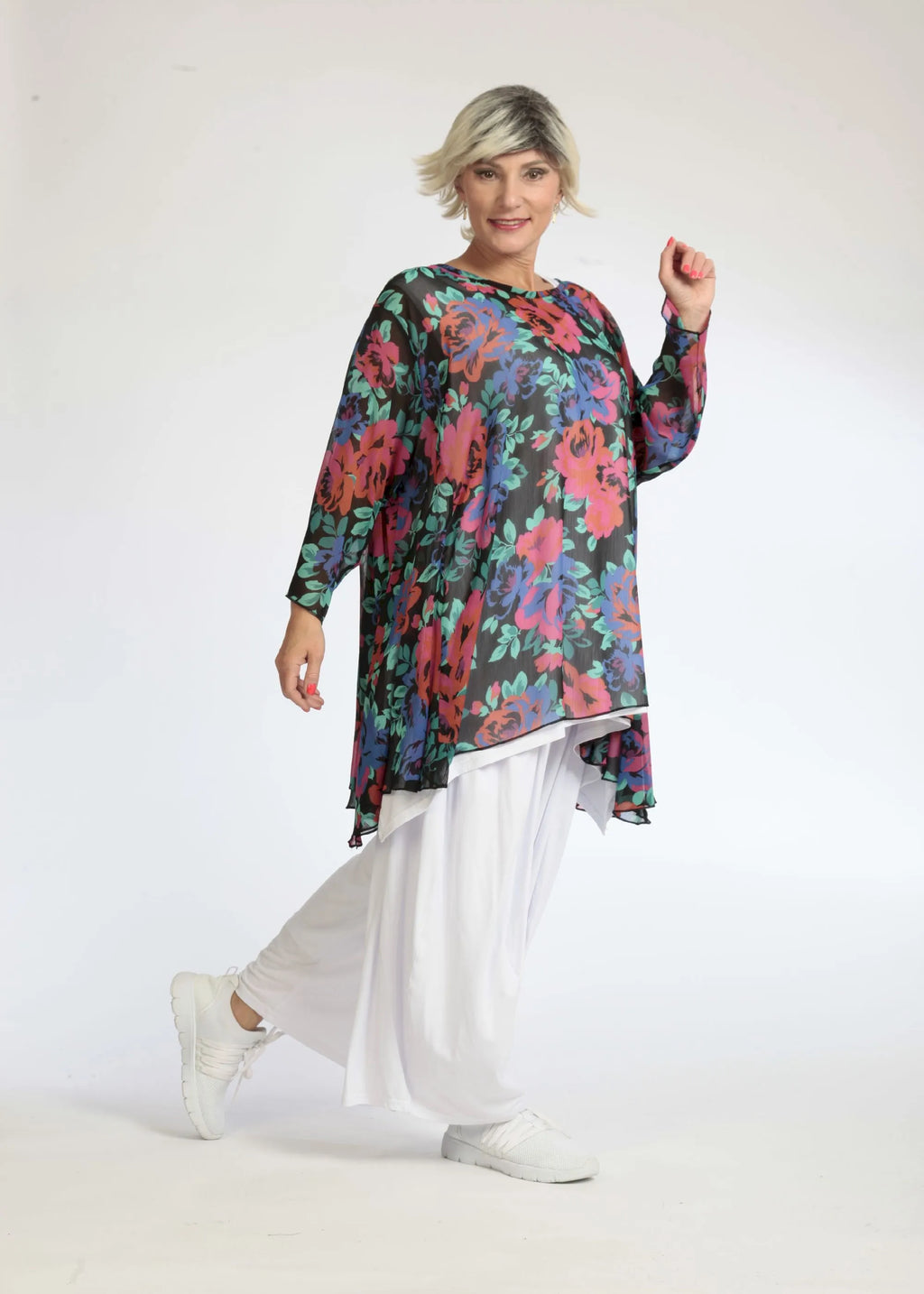 Sommer Big Shirt in A-Form aus luftiger Chiffon Qualität, Novelle in Schwarz-Rot-Blau