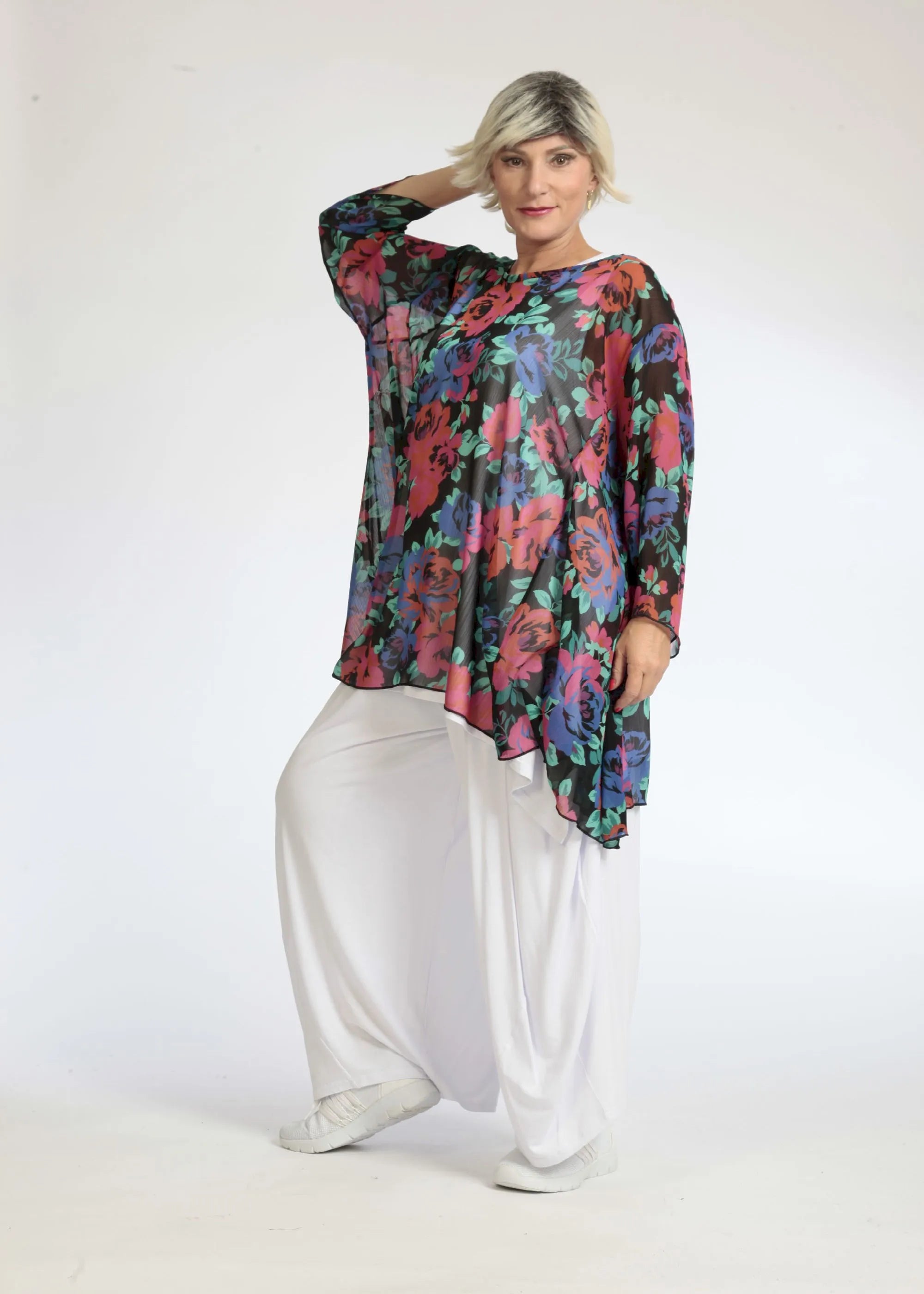 Sommer Big Shirt in A-Form aus luftiger Chiffon Qualität, Novelle in Schwarz-Rot-Blau