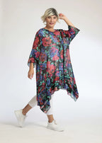 Summer big shirt in A-shape made of airy chiffon quality, novella in black-red-blue