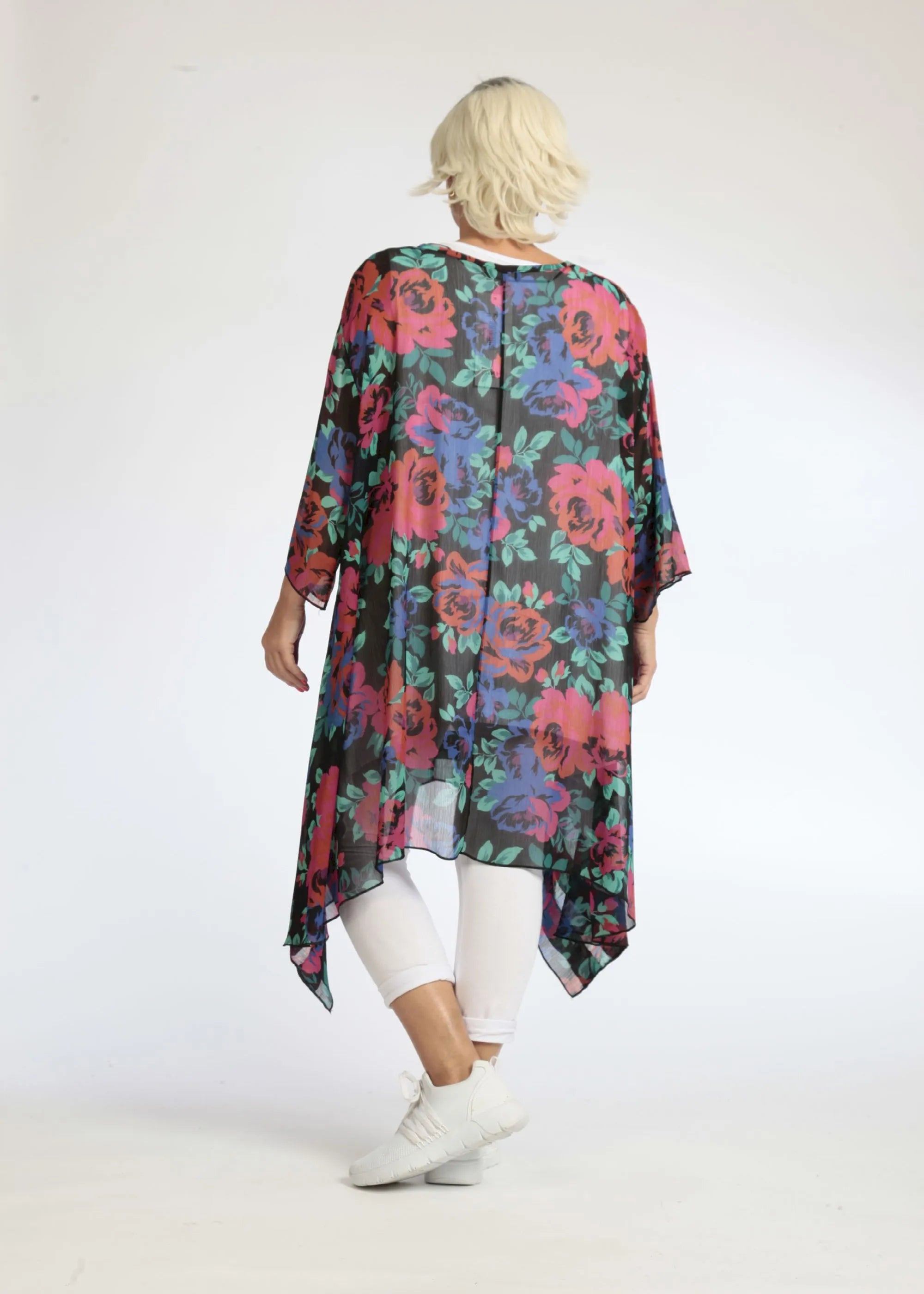 Summer big shirt in A-shape made of airy chiffon quality, novella in black-red-blue