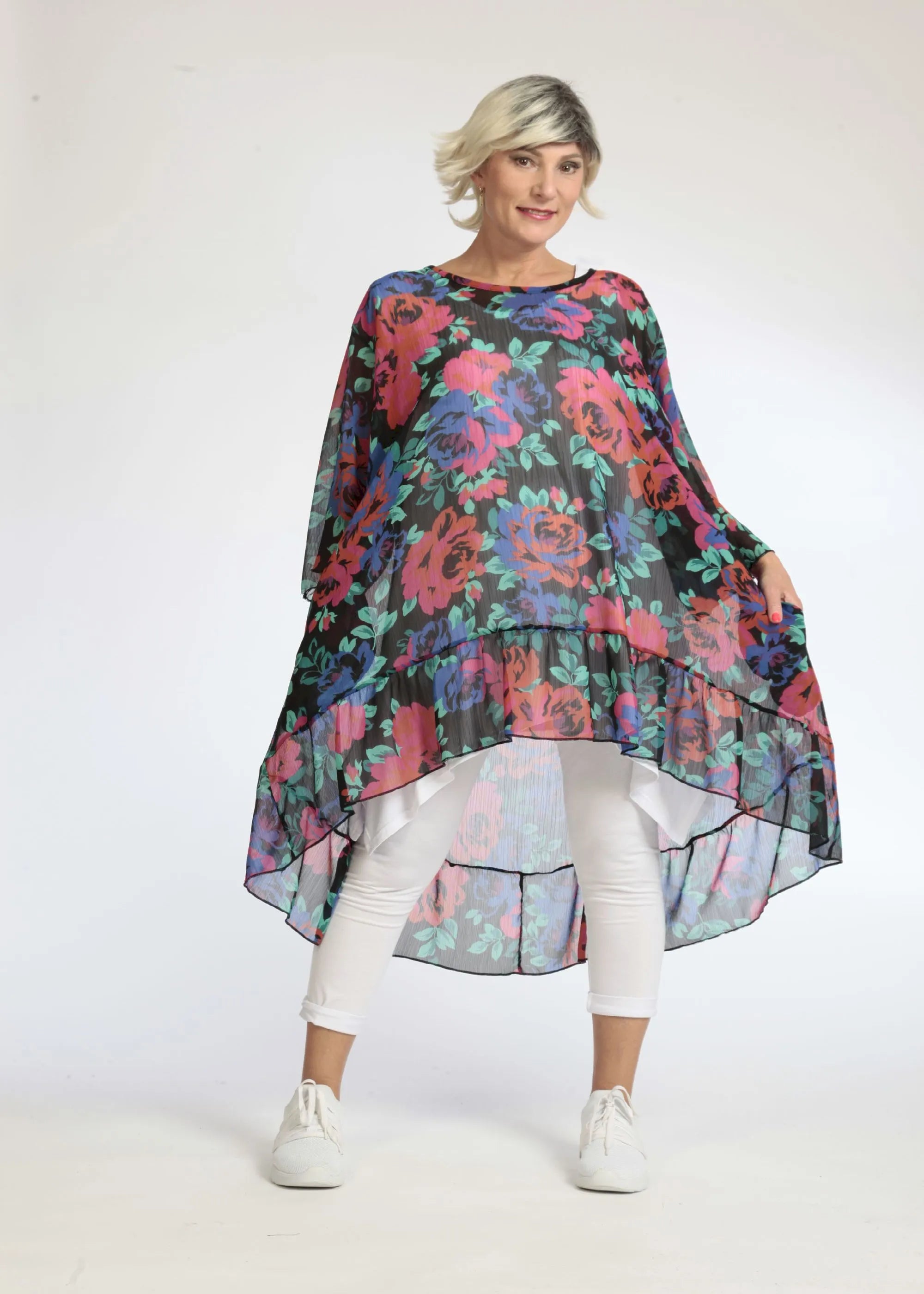 Summer big shirt in mullet shape made of airy chiffon quality, novella in black-red-blue