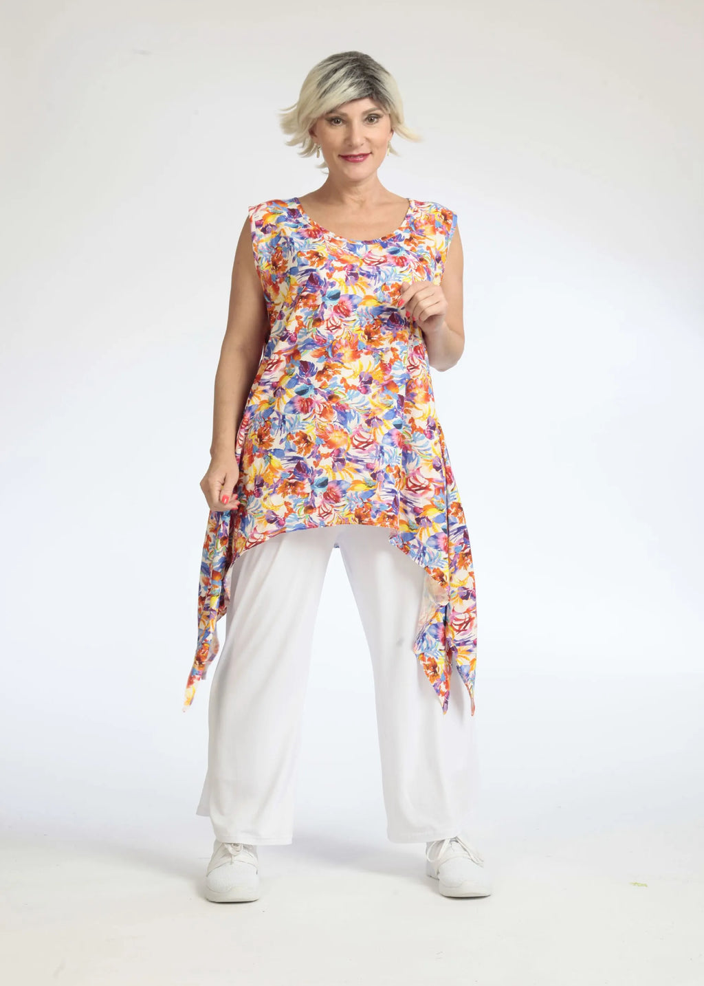 Summer top in a pointed shape made of light linen look quality, Nami in red-blue