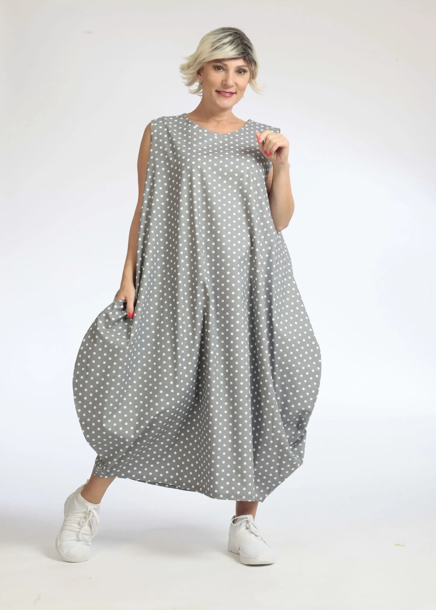 Sommer Kleid in Ballon Form aus glatter Popeline Qualität, Freya in Grau-Weiß