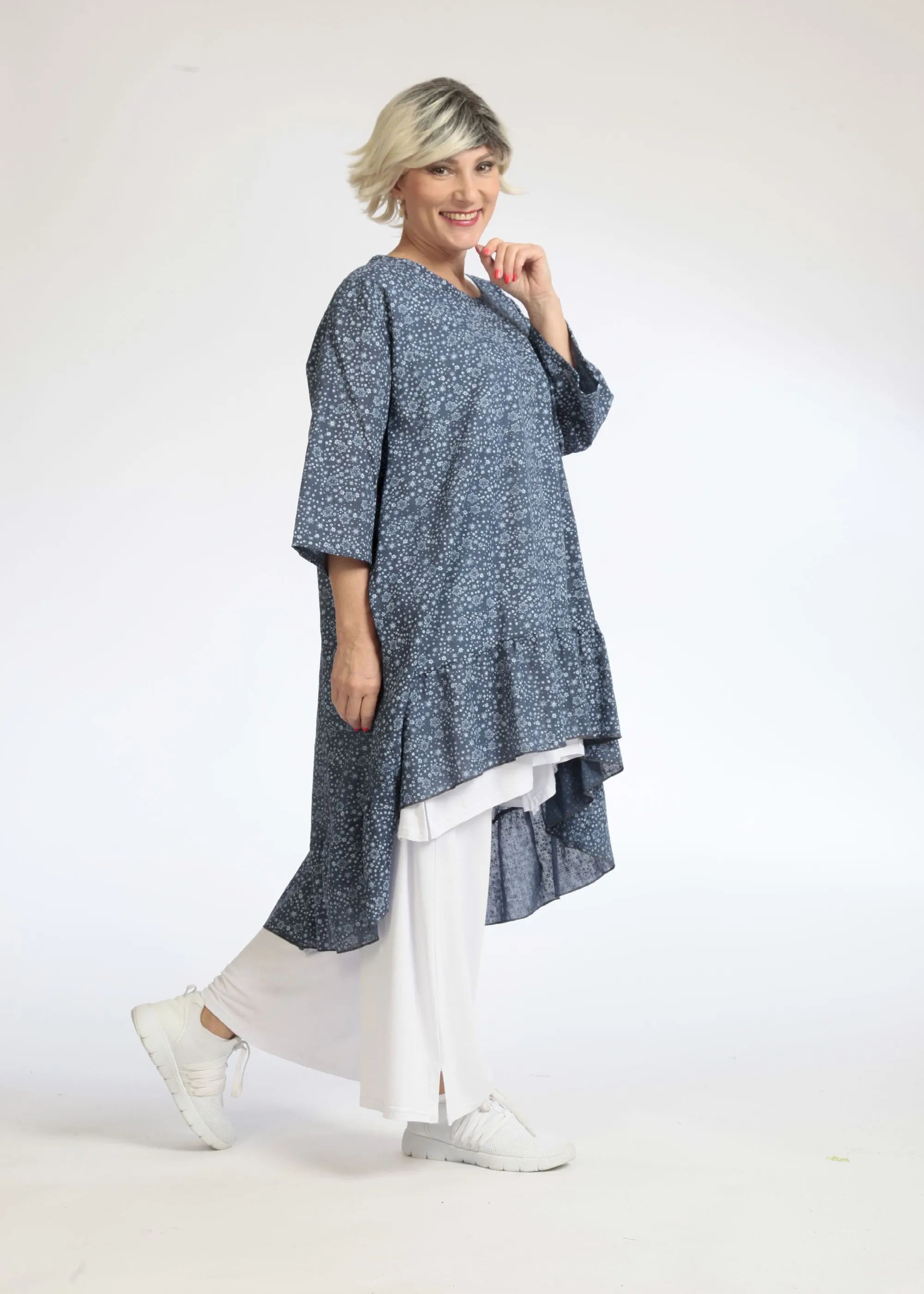 Summer big shirt in a mullet shape made of light poplin quality, Olivia in denim blue