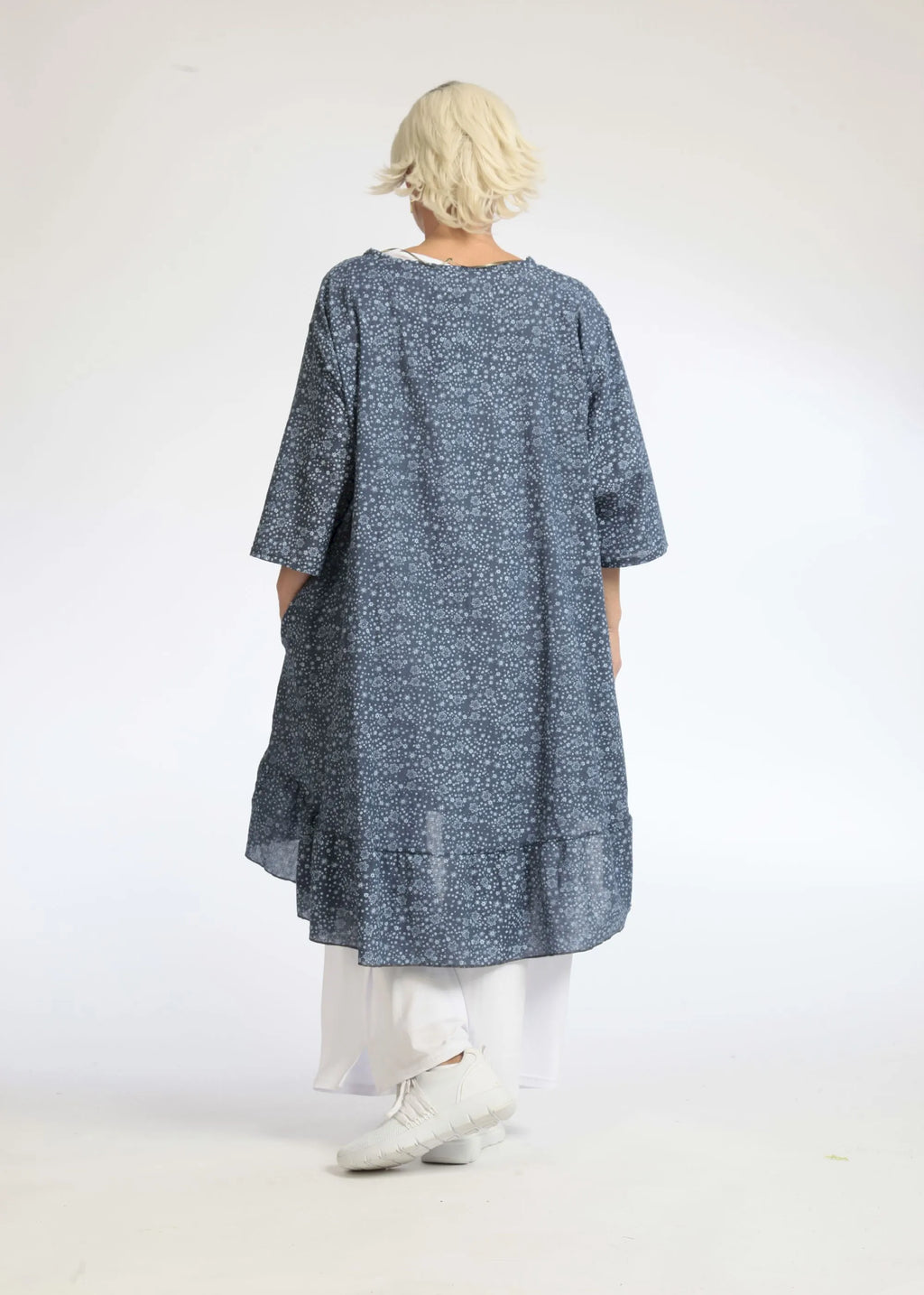 Summer big shirt in a mullet shape made of light poplin quality, Olivia in denim blue