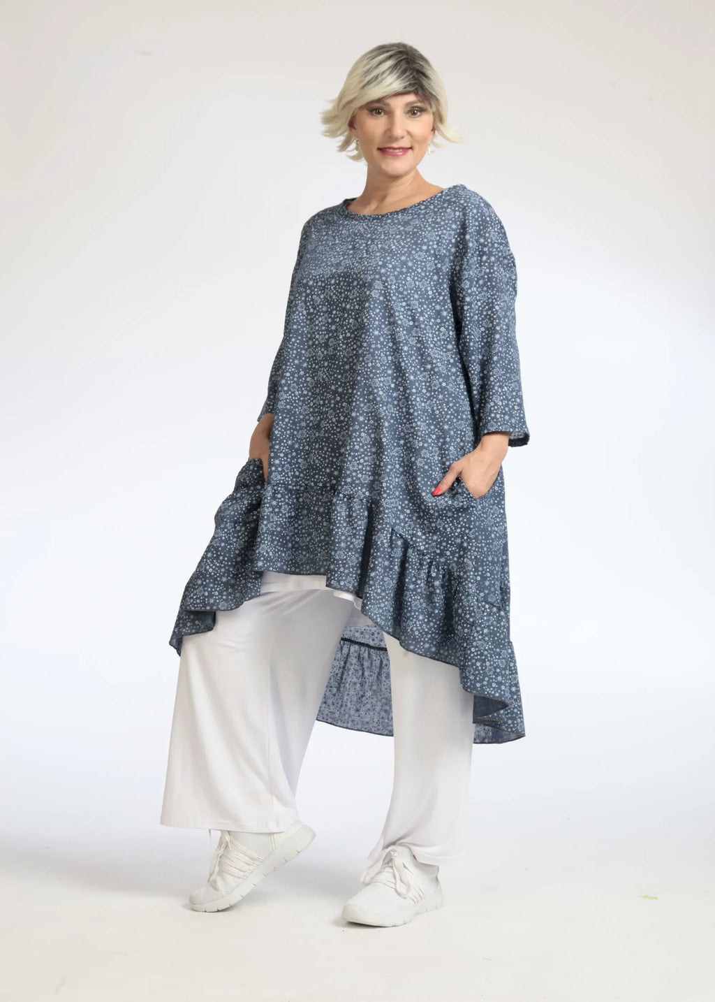 Summer big shirt in a mullet shape made of light poplin quality, Olivia in denim blue