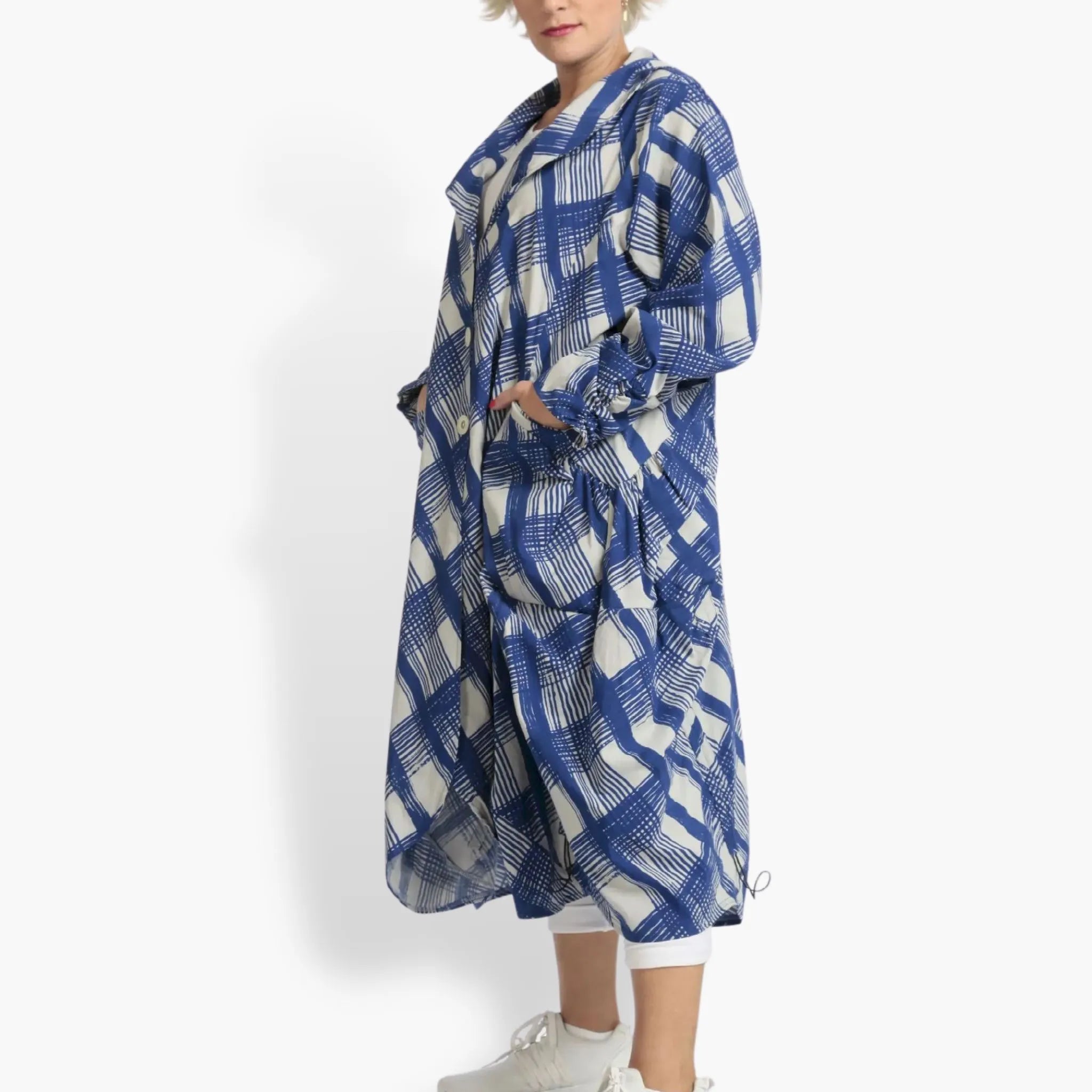 Summer coat in a ruffled shape made of airy poplin quality, Arabella in blue-gray