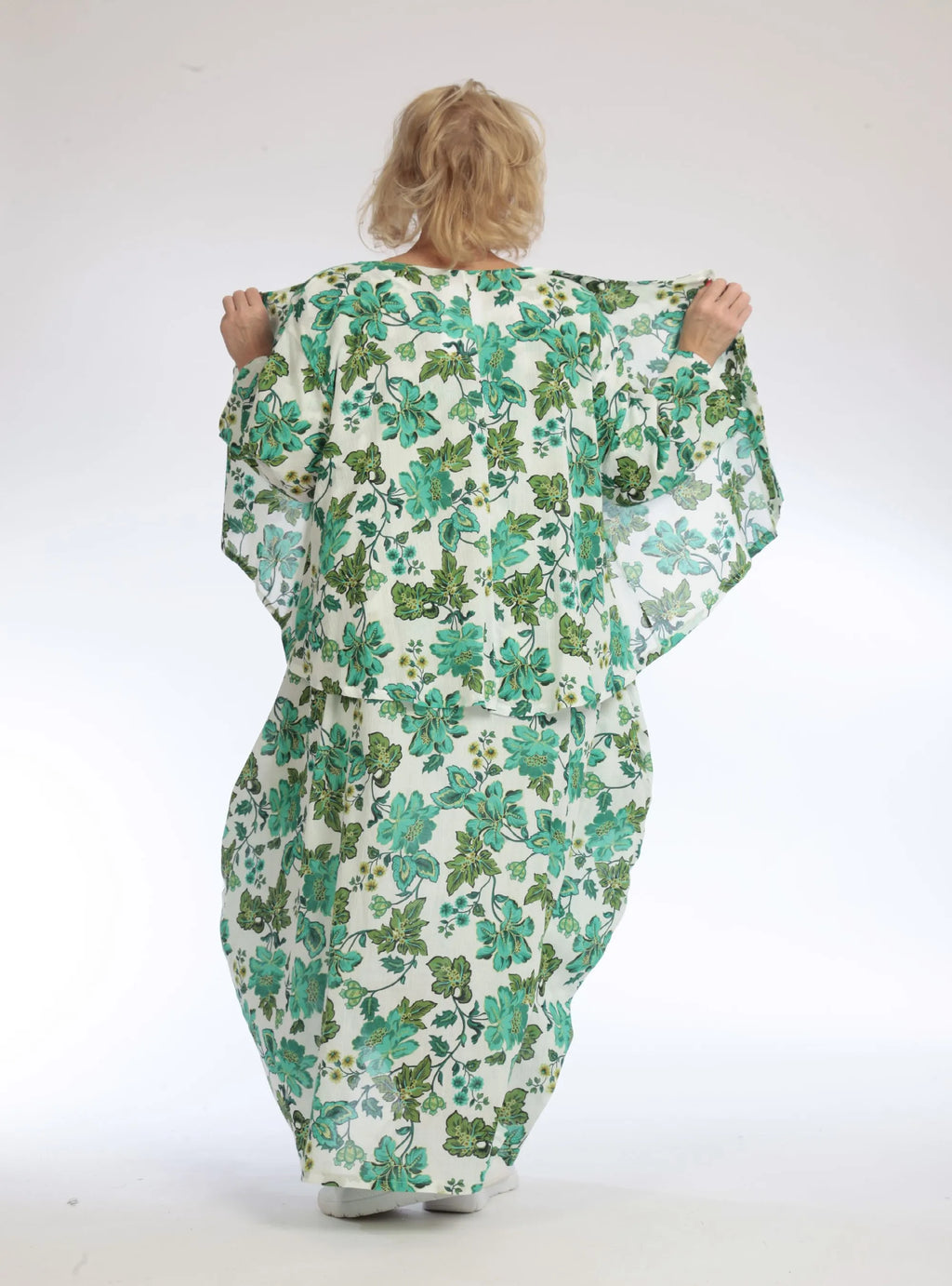 Summer jacket in mullet shape made of light mousseline quality, Azure in green