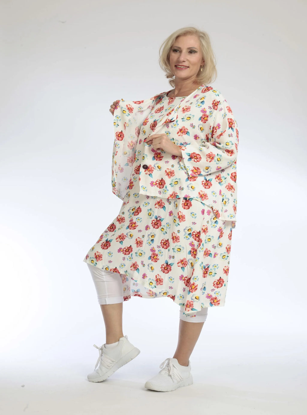 Summer jacket in a mullet shape made of airy poplin quality, Zinnia in red