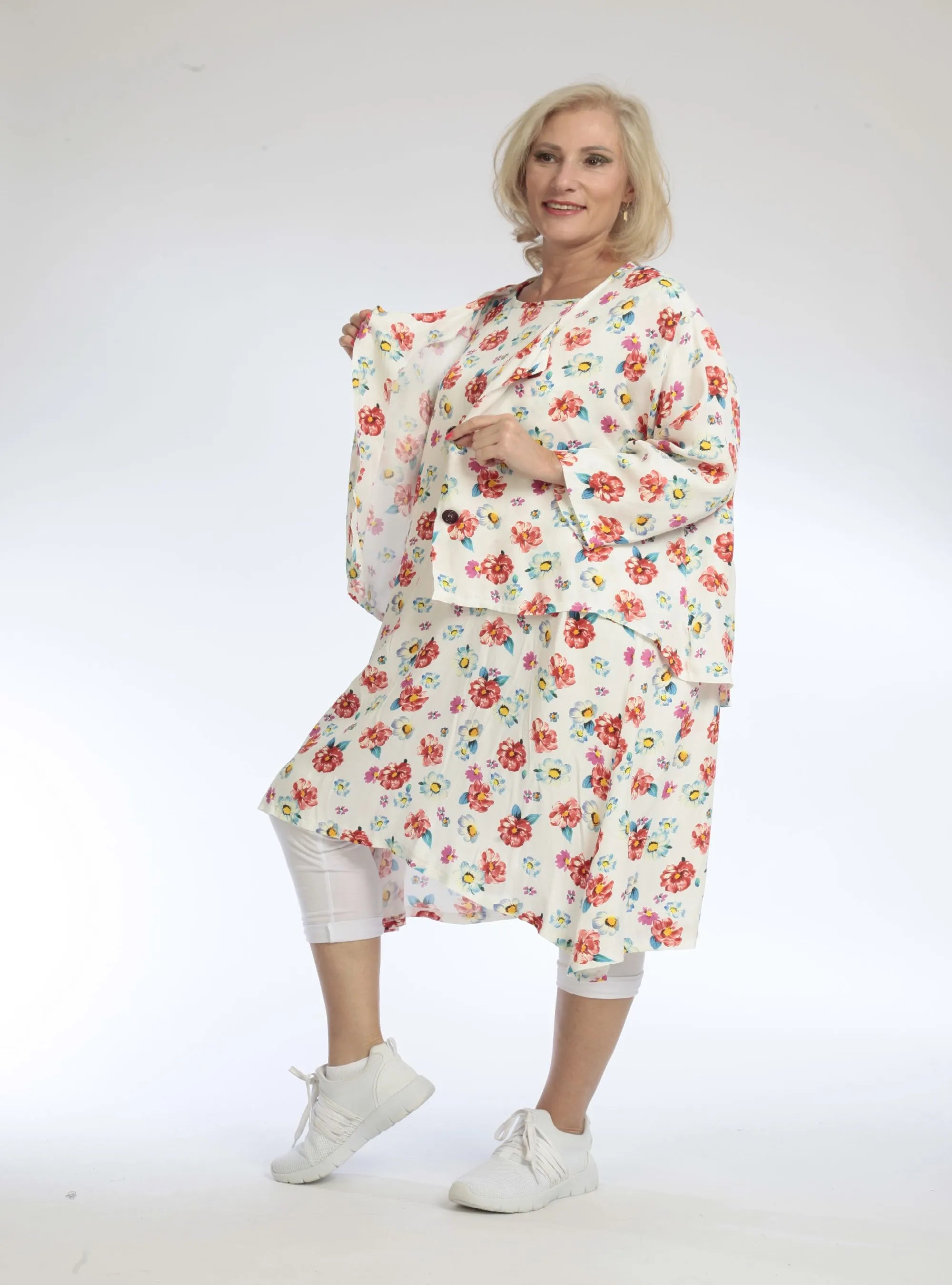 Summer jacket in a mullet shape made of airy poplin quality, Zinnia in red