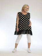 Everyday top in a straight shape made of smooth Slinky quality, Piper in dot blue