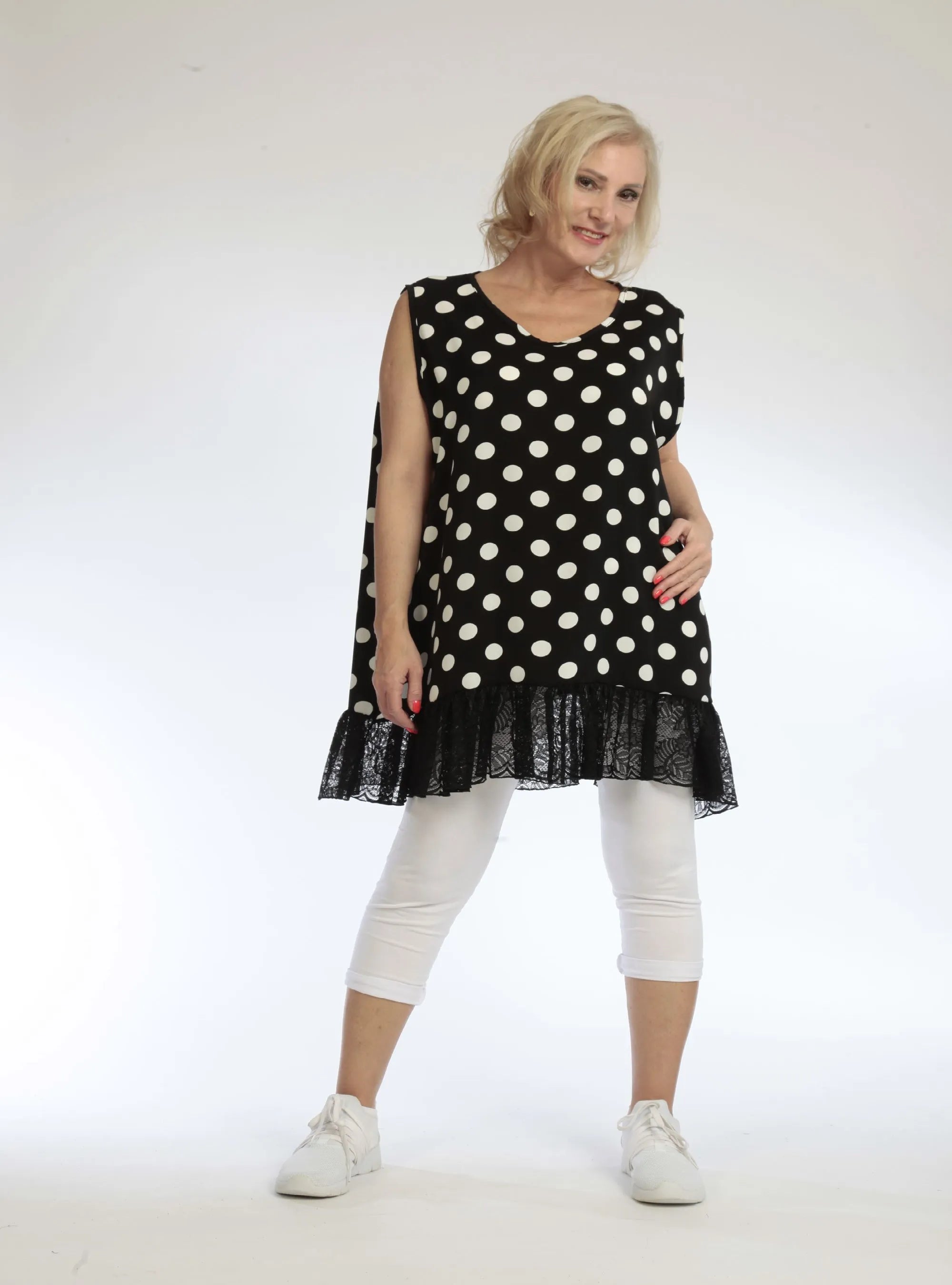 Everyday top in a straight shape made of smooth Slinky quality, Piper in dot blue