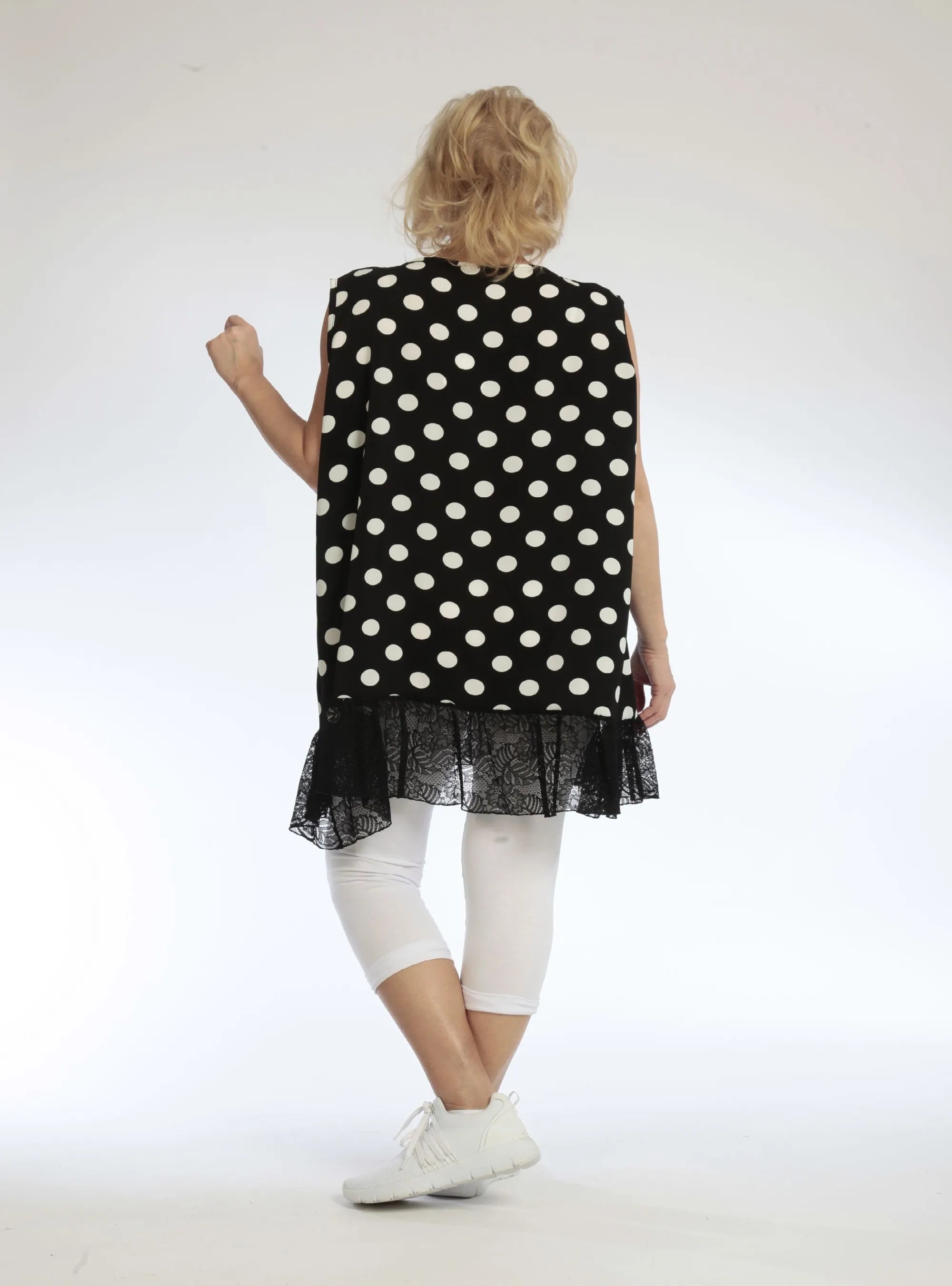 Everyday top in a straight shape made of smooth Slinky quality, Piper in dot blue