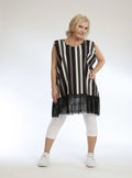 Everyday top in a straight shape made of smooth Slinky quality, Piper in striped black