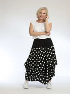 Everyday skirt in balloon shape made of smooth Slinky quality, Piper in dot blue