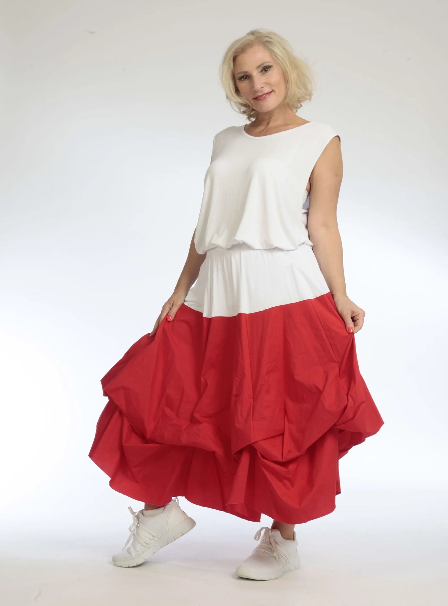 Summer skirt in balloon shape made of light poplin quality, Hazel in red