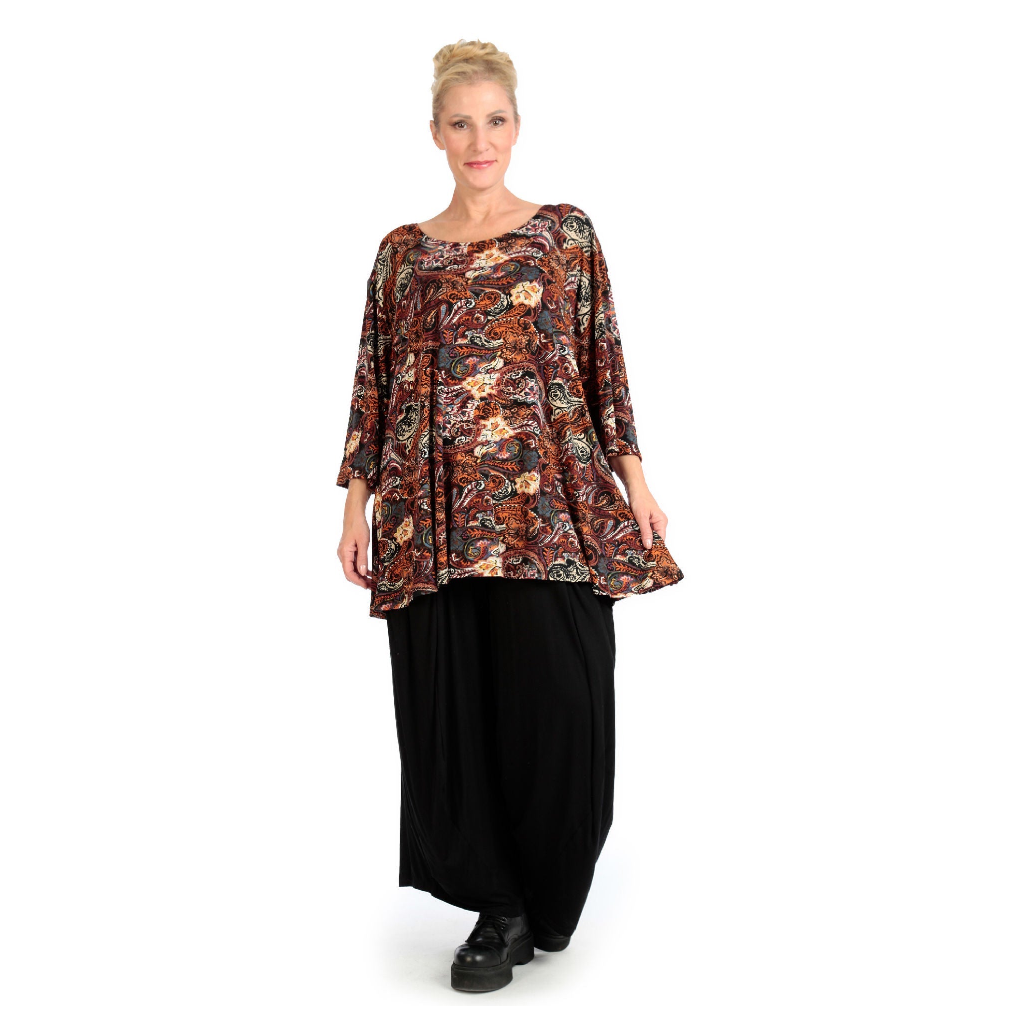 Transition shirt in bell shape made of stretcher jersey quality, Paisly in rust