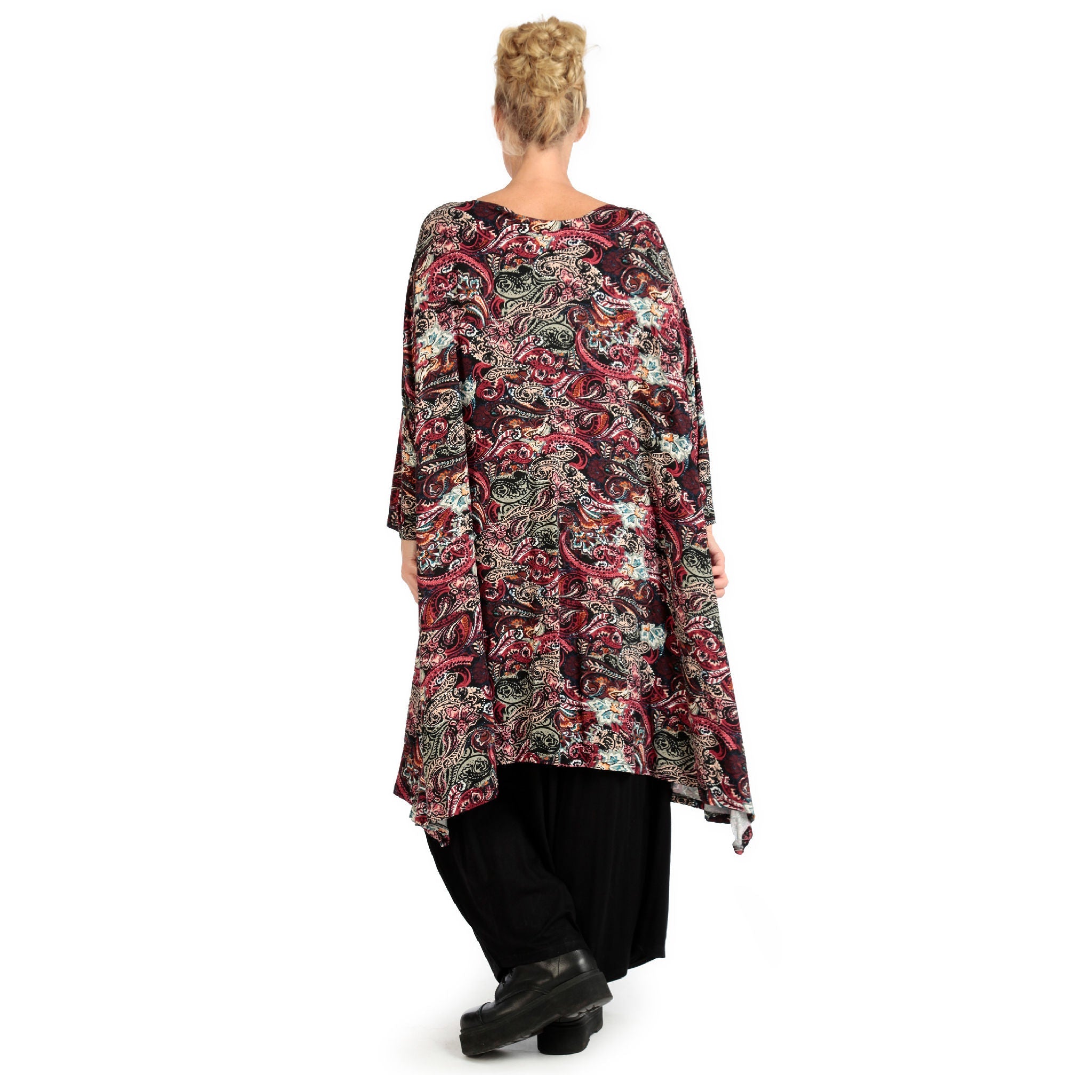 Transitional big shirt in A-shape made of stretcher jersey quality, paisly in red