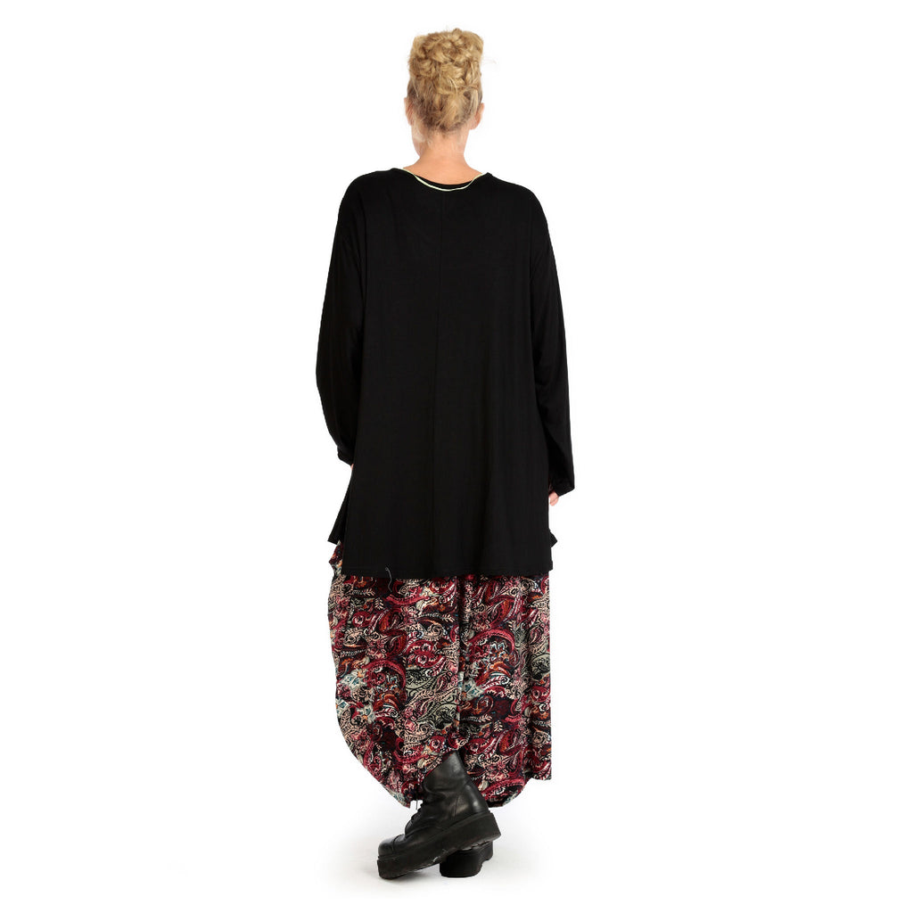 Transitional trousers in balloon shape made of stretcher jersey quality, paisly in red