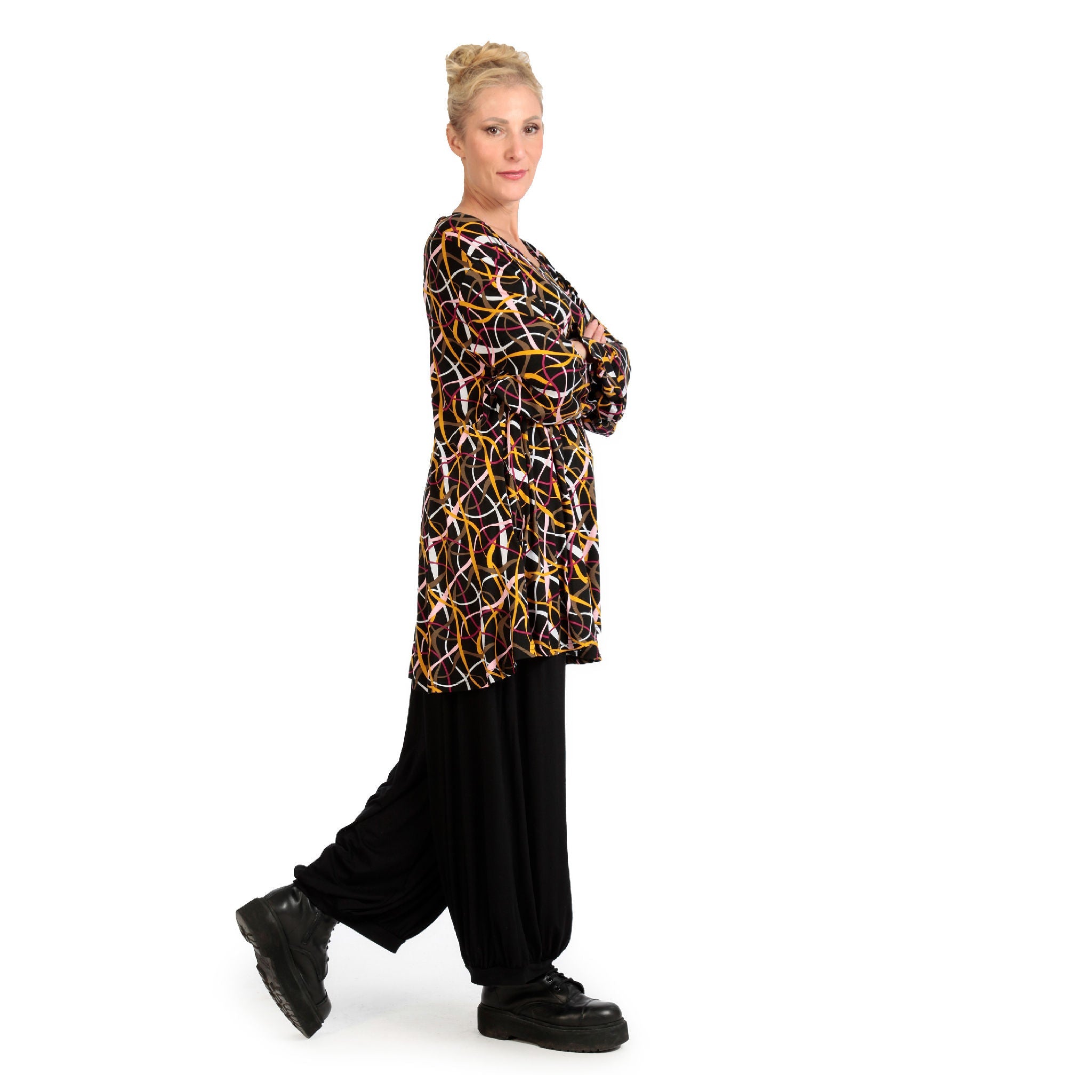 Winter shirt in bell shape made of stretcher jersey quality, Amira in black-yellow-white
