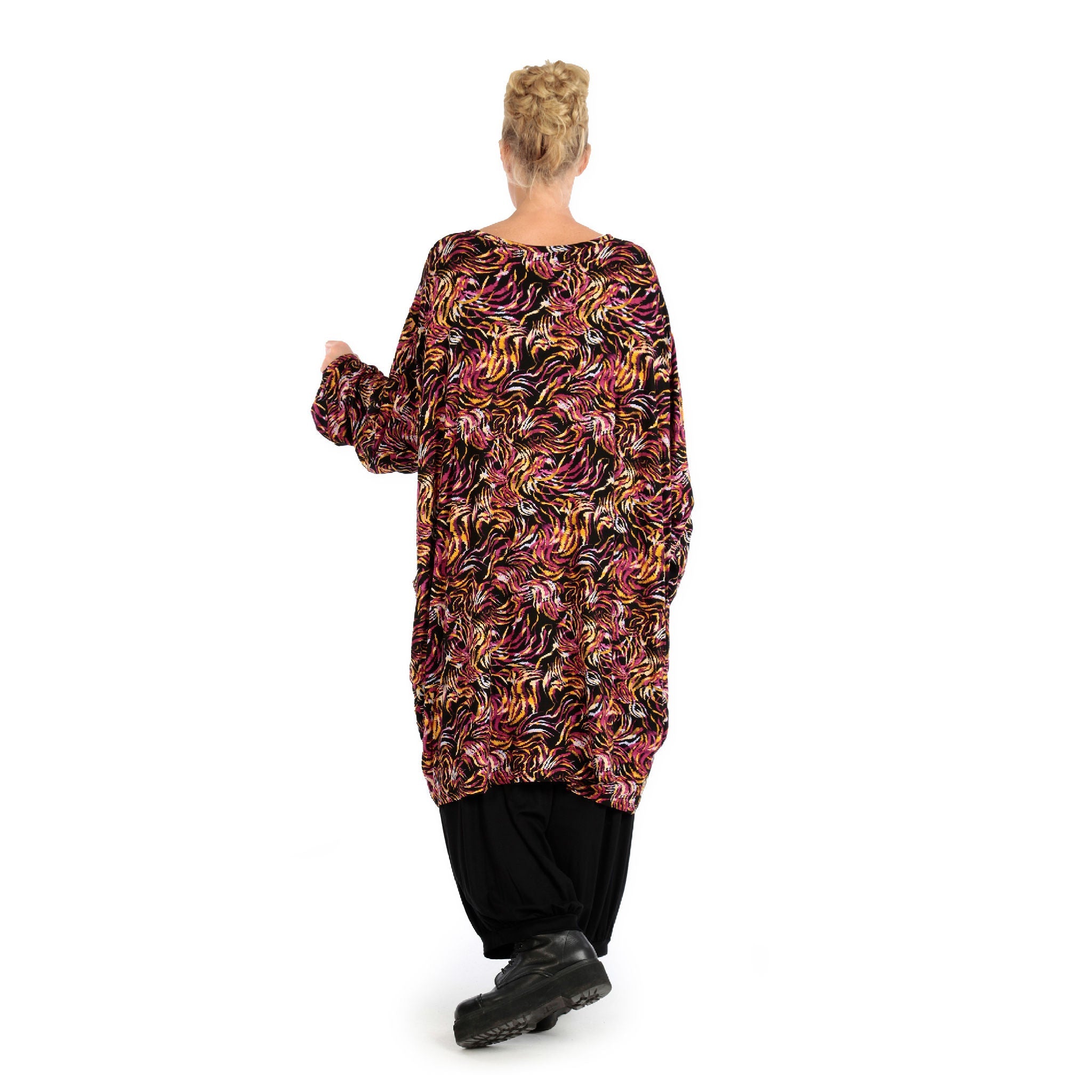 Winter big shirt in balloon shape made of stretcher jersey quality, Sienna in black-fuchsia-yellow