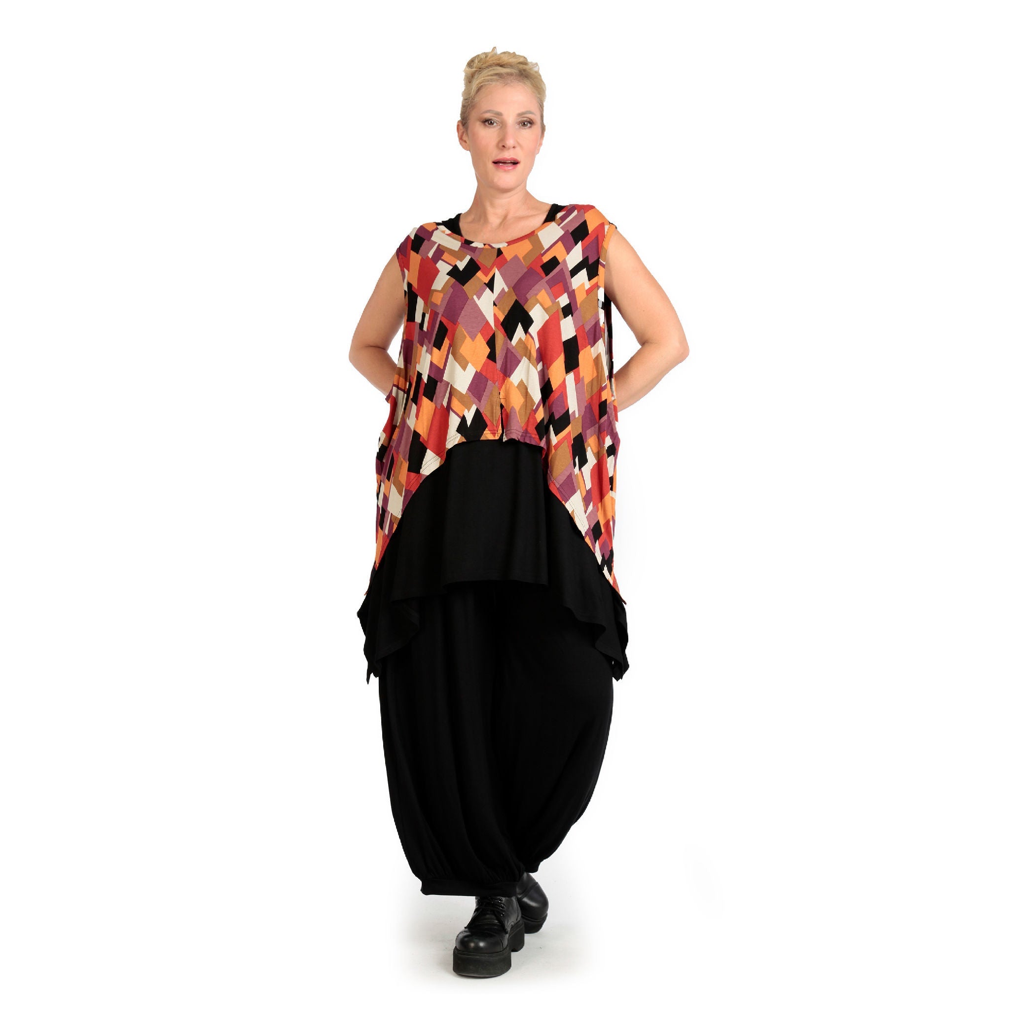Winter top in a pointed shape made of stretch jersey quality, Lavina in black-lilac-orange