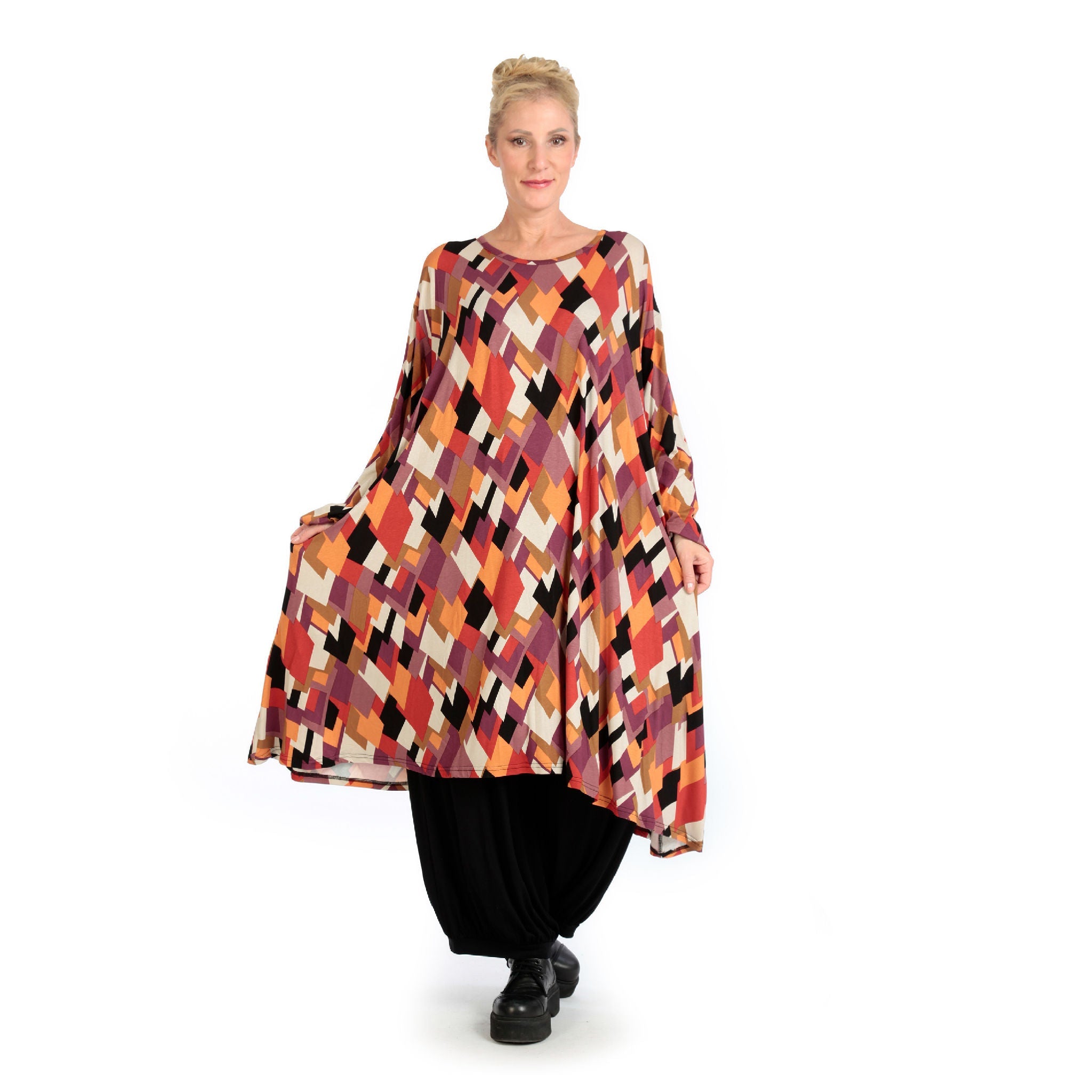 Robe d'hiver en forme de A en jersey extensible de qualité, Lavina en noir-lilas-orange