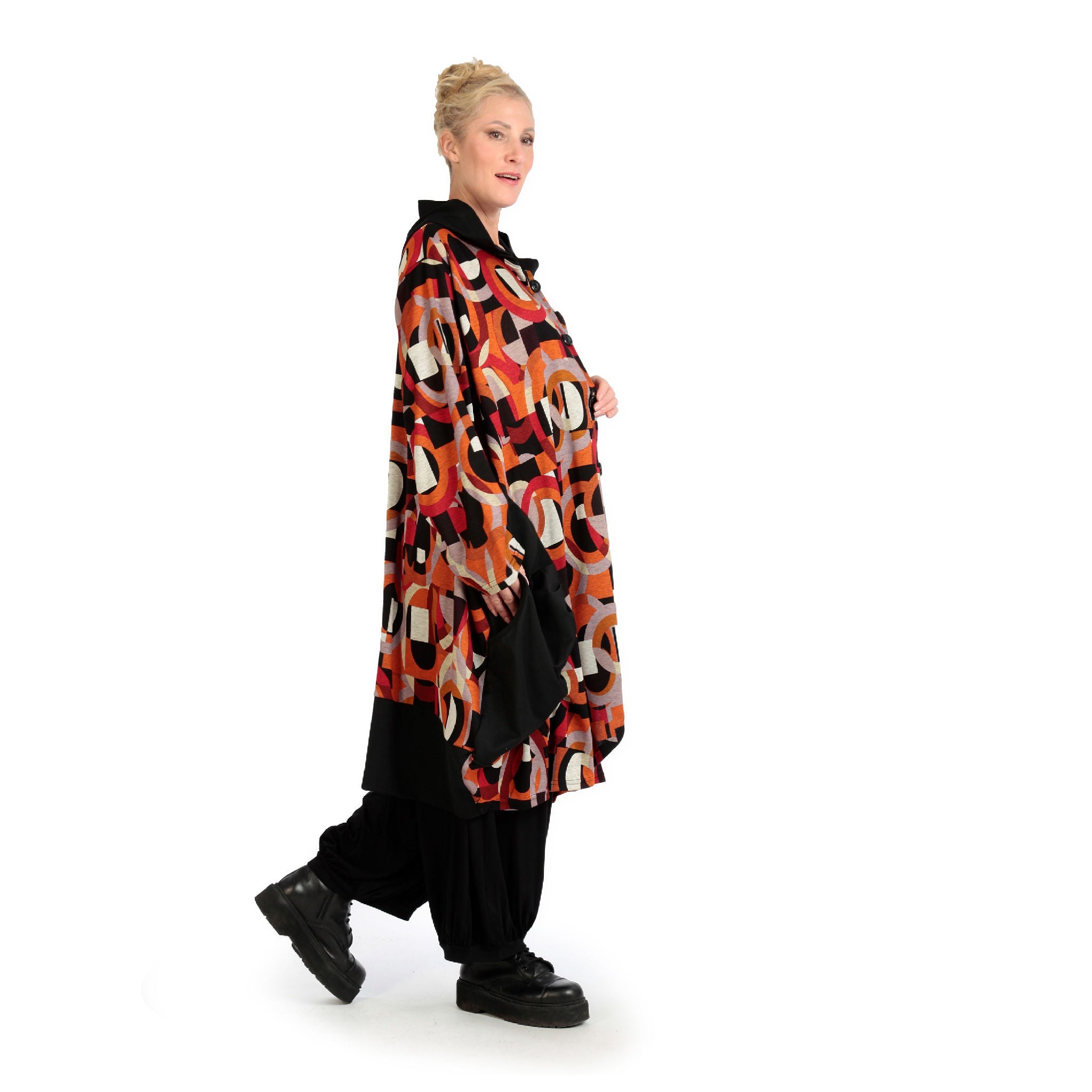 Winter coat in balloon shape made of warm Romanit jersey quality, Makino in red-orange-black
