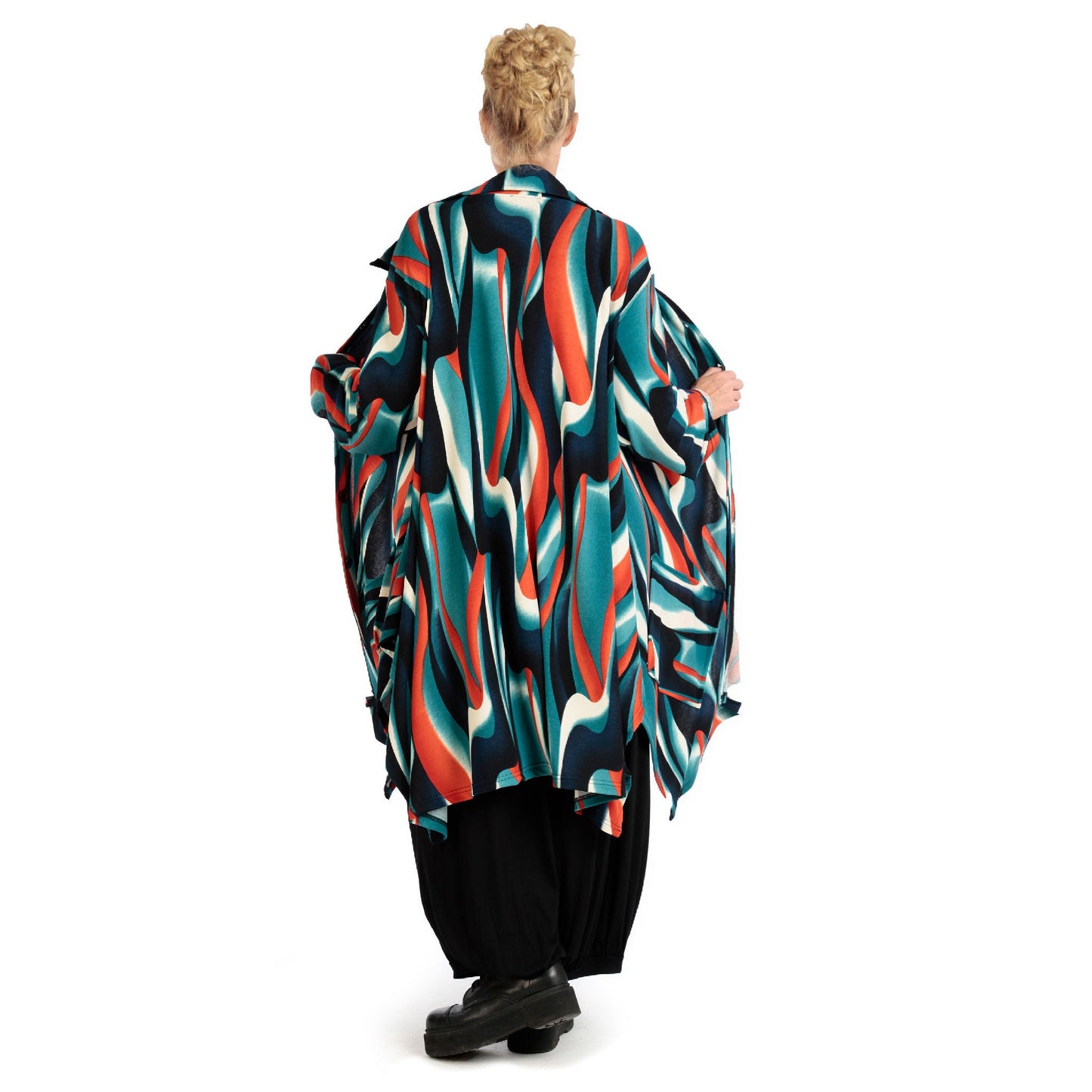 Winter Jacke in A-Form aus weicher Feinstrick Qualität, Aurora in Blau-Orange-Schwarz