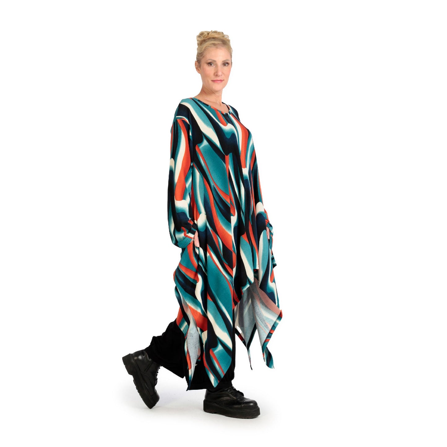 Winter Kleid in A-Form aus weicher Feinstrick Qualität, Aurora in Blau-Orange-Schwarz
