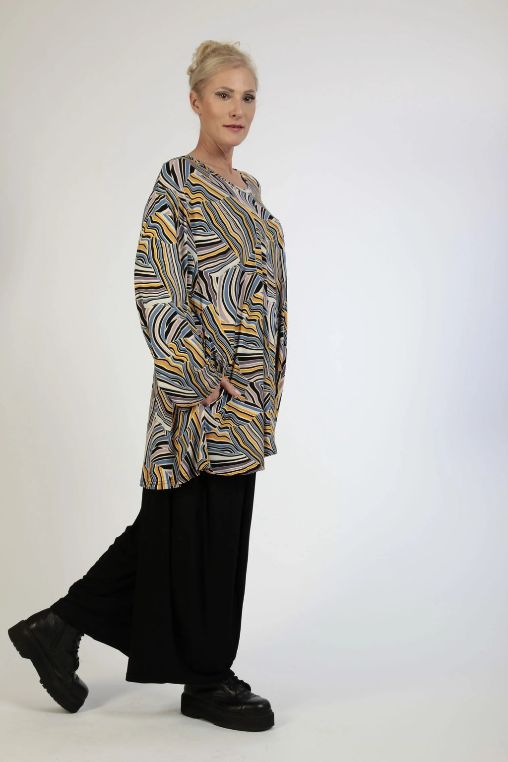 Winter shirt in bell shape made of stretcher jersey quality, Maia in blue-yellow-lilac