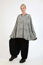Winter big shirt in A-shape made of warm jacquard quality, Sofia in gray-black