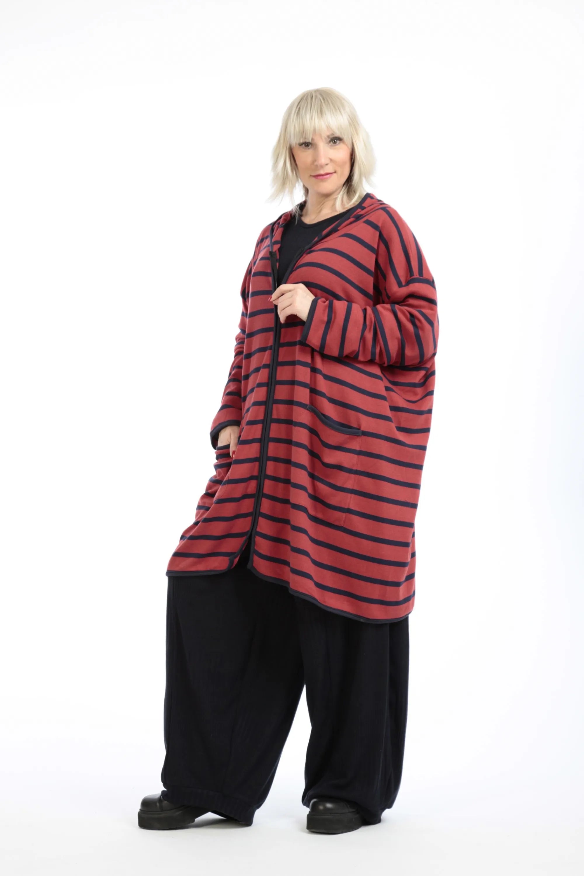 Winter jacket in a straight style, made of soft fine knit fabric, Annie in red and blue.