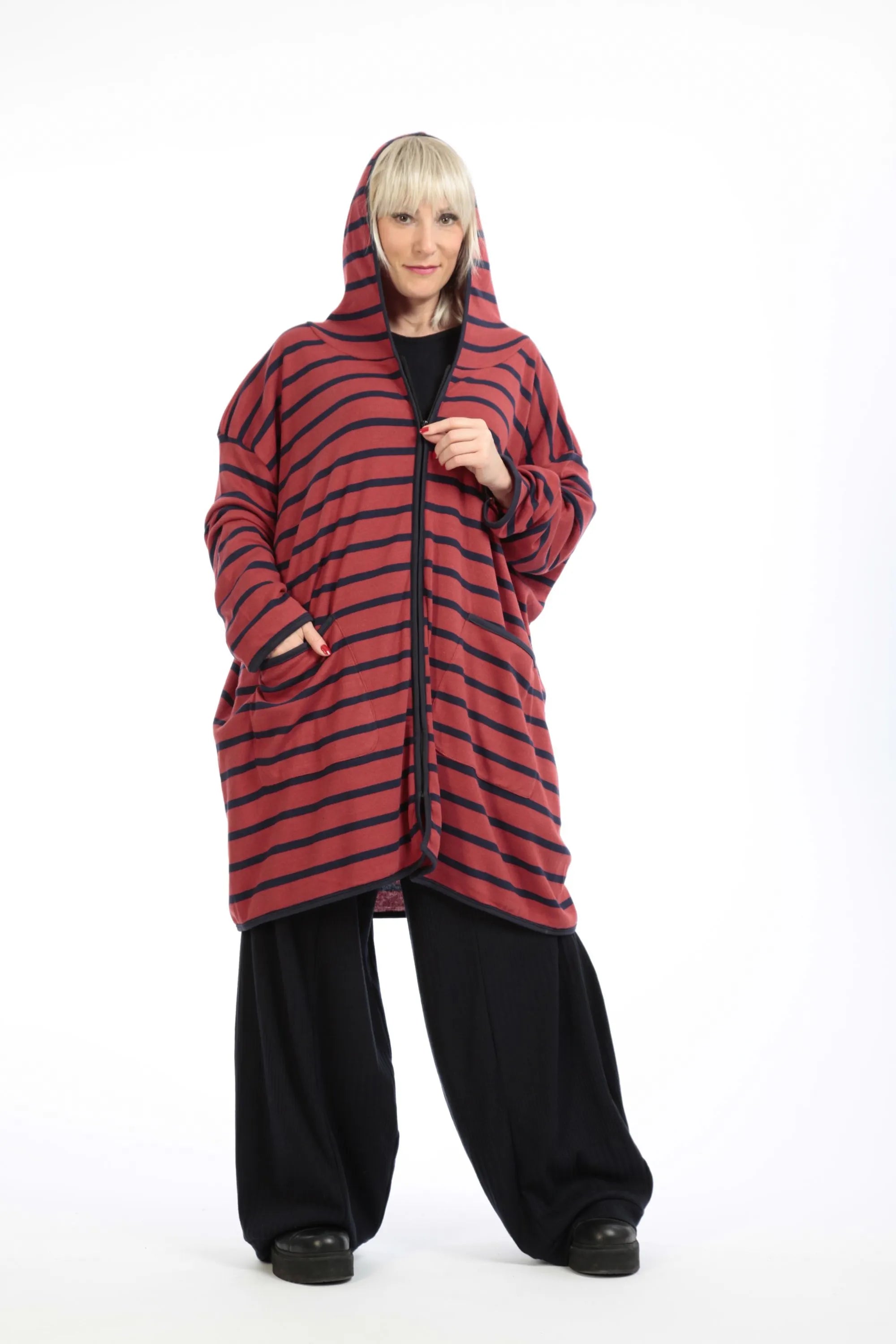 Winter jacket in a straight style, made of soft fine knit fabric, Annie in red and blue.