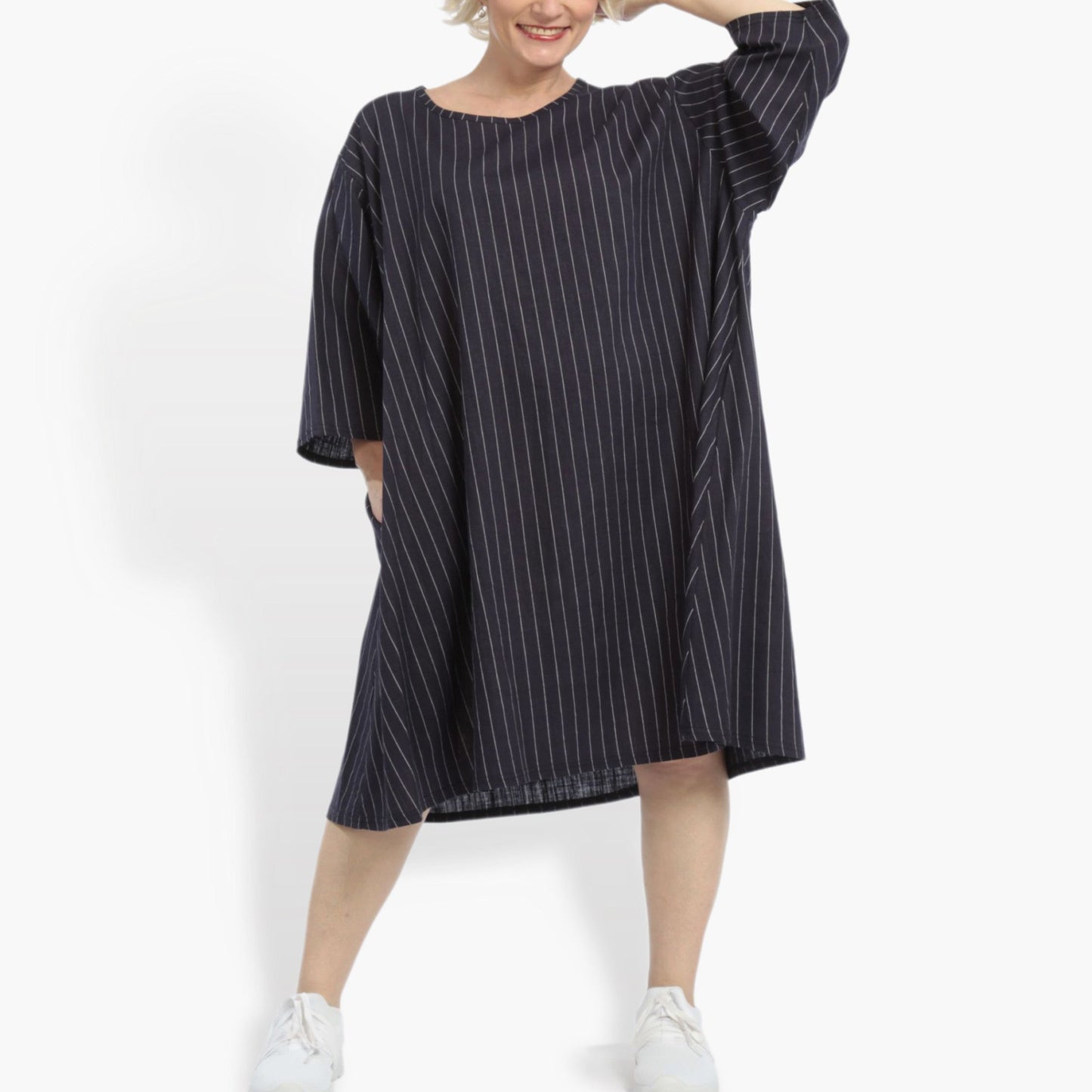 Summer big shirt in a straight shape made of airy linen look quality, Beleza in navy white