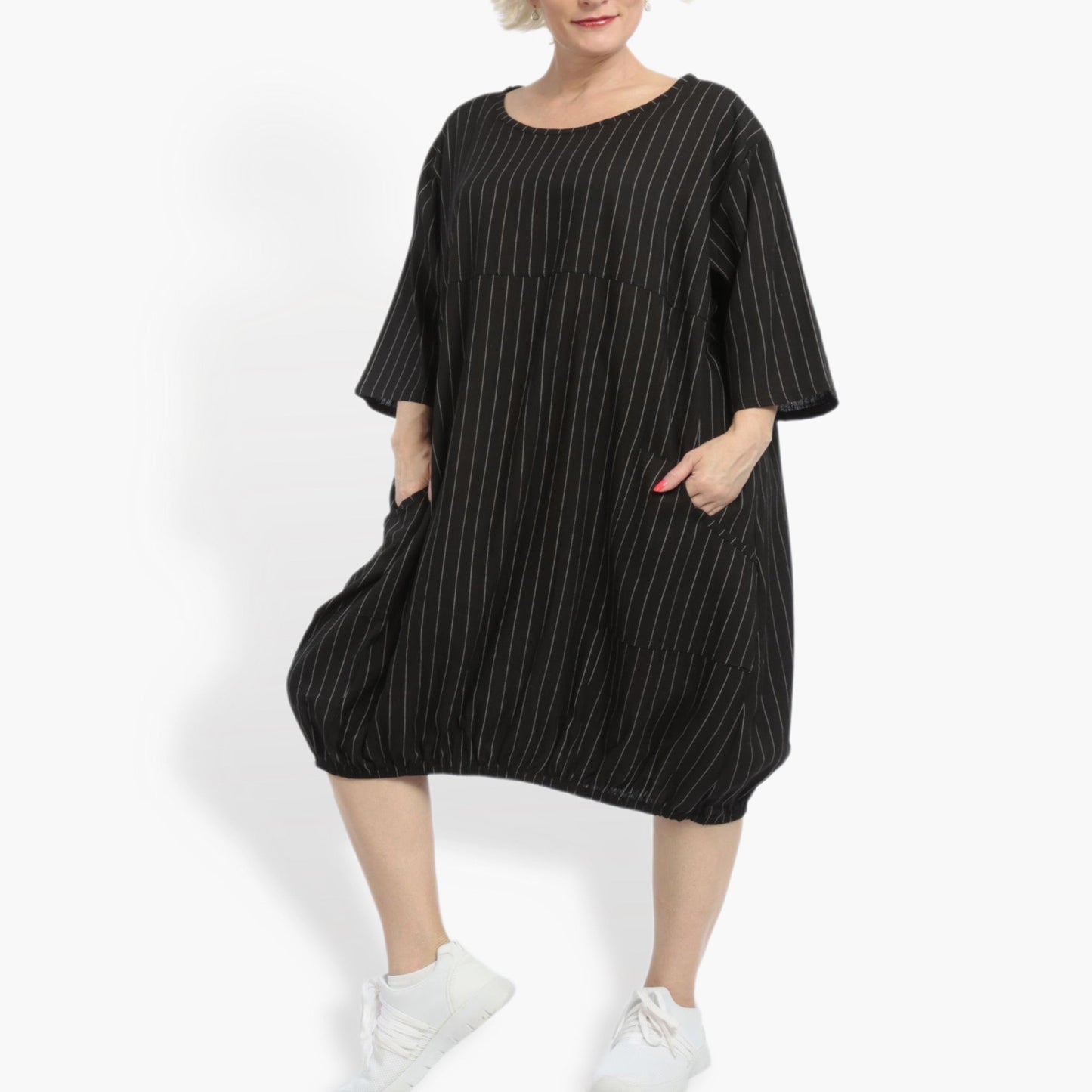 Summer dress in balloon shape made of airy linen look quality, Beleza in black and white