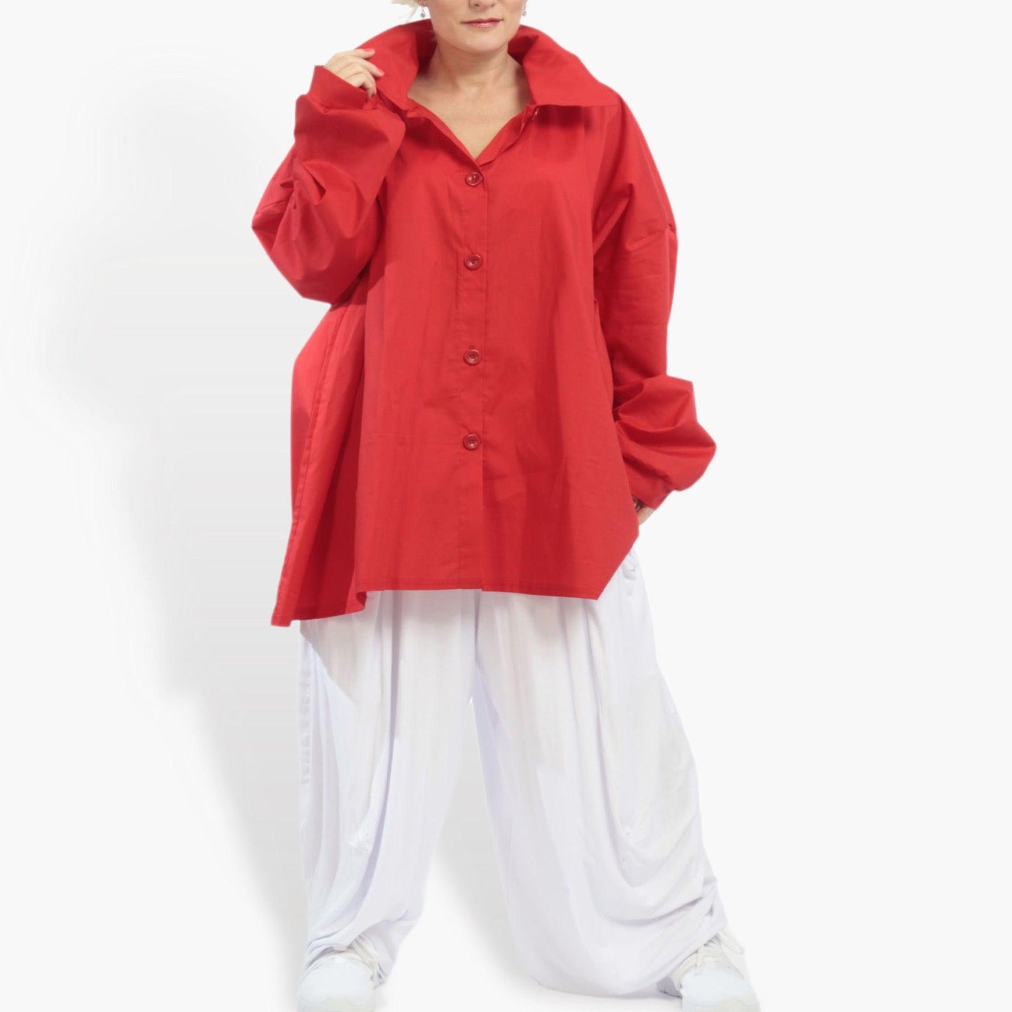 Summer blouse in a boxy shape made of poplin quality, Baumi in red